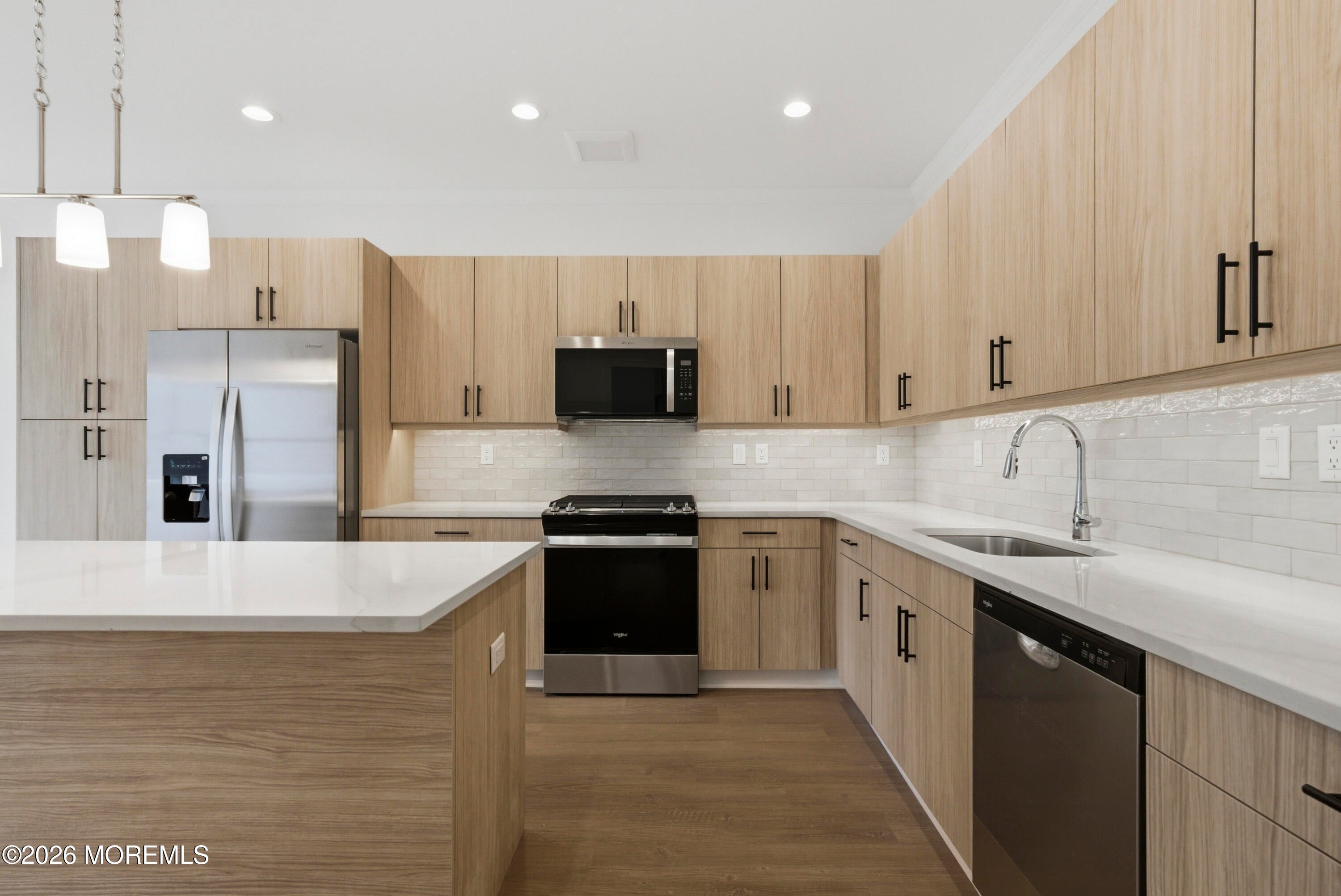 22 Remington Ct, Farmingdale, NJ 07727 photo