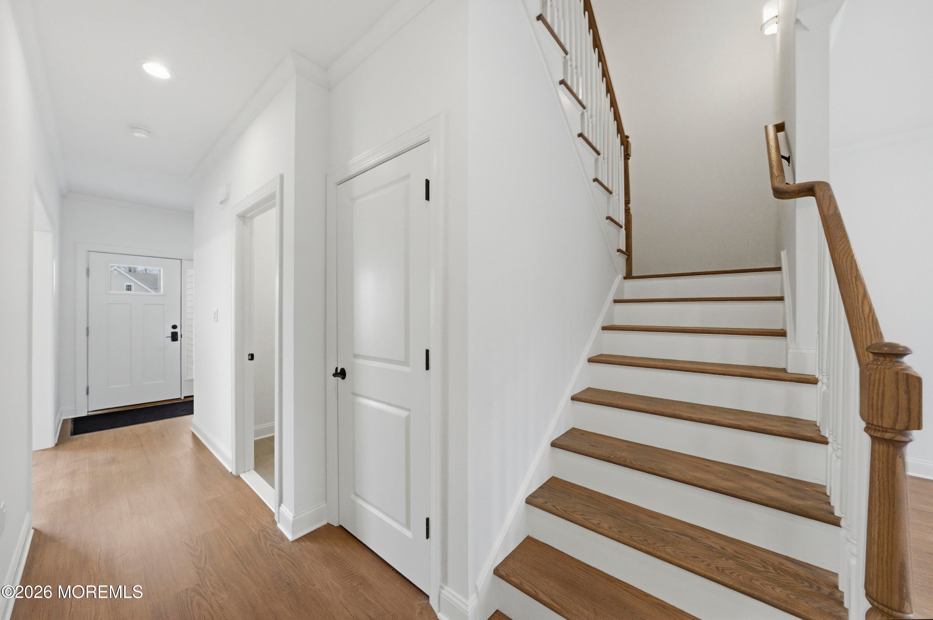 22 Remington Ct, Farmingdale, NJ 07727 photo