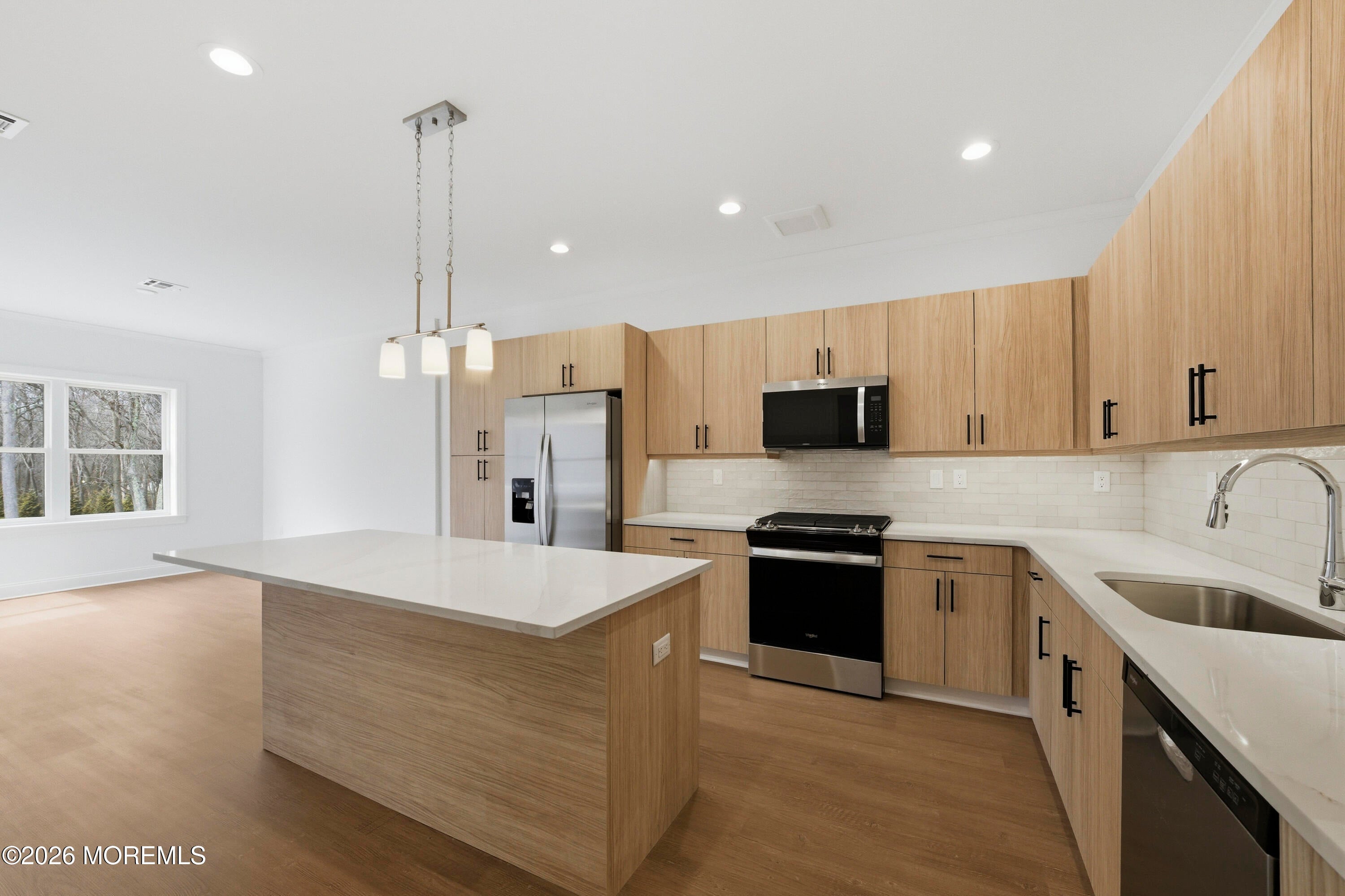 22 Remington Ct, Farmingdale, NJ 07727 photo