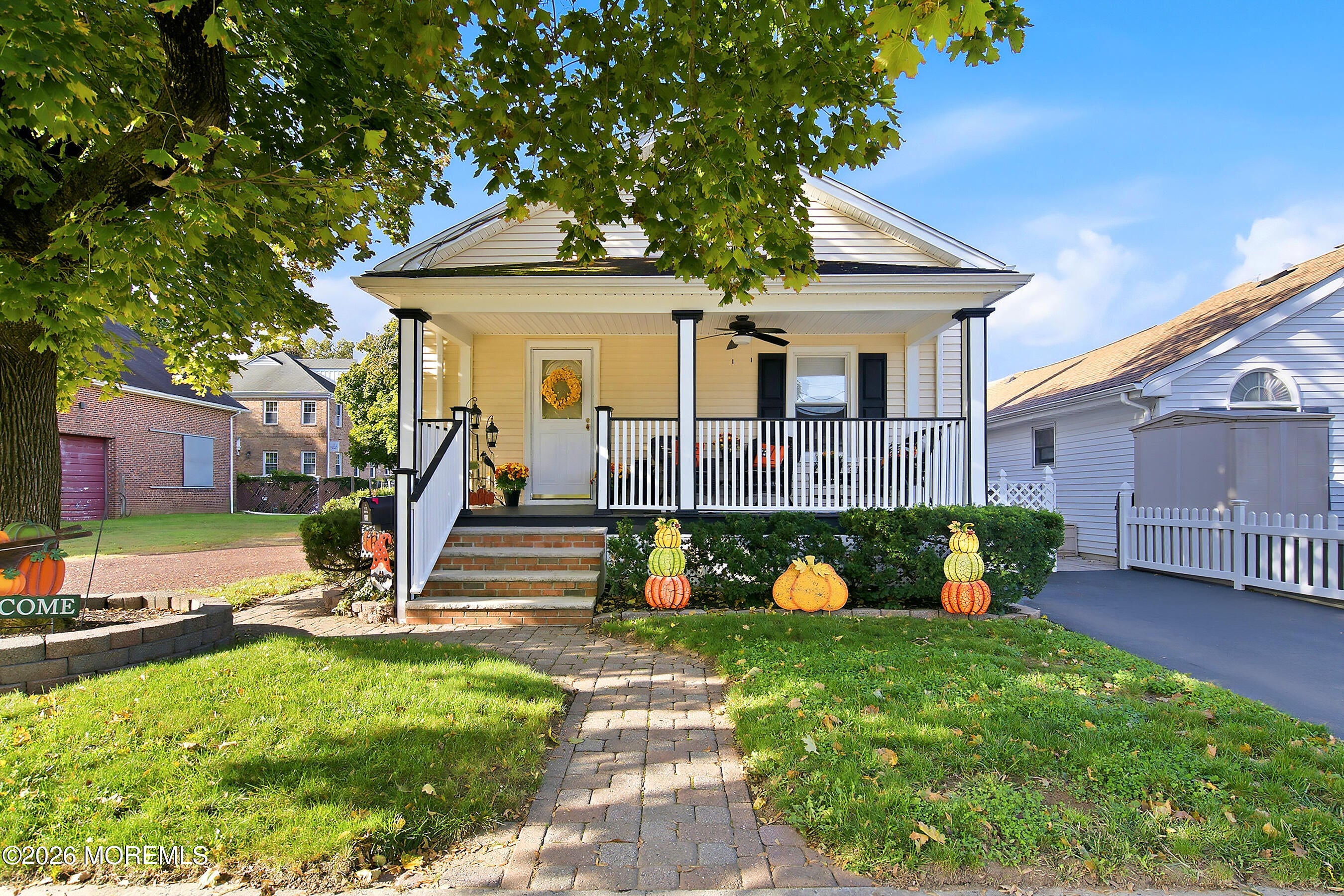 18 Locust Ave, Fair Haven, NJ 07704
