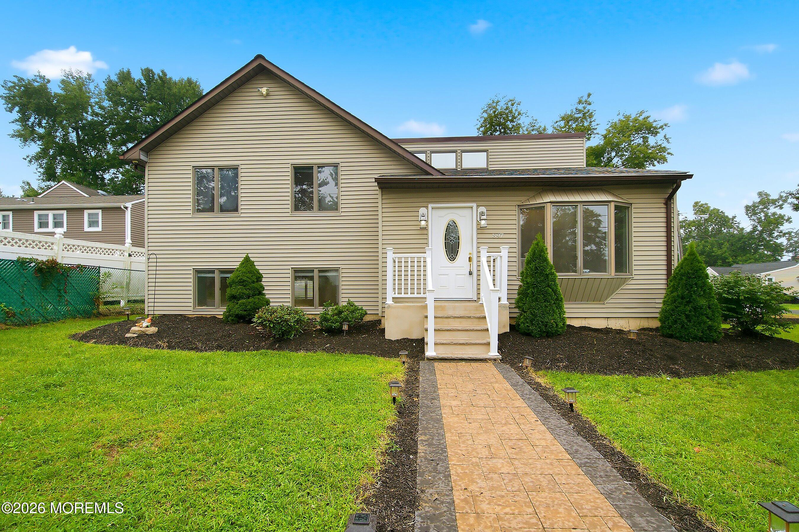 897 Brookside Ave, Keyport, NJ 07735