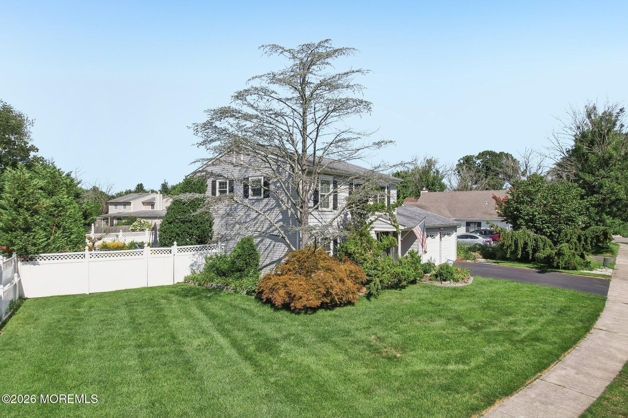 21 Appletree Rd, Howell, NJ 07731 photo
