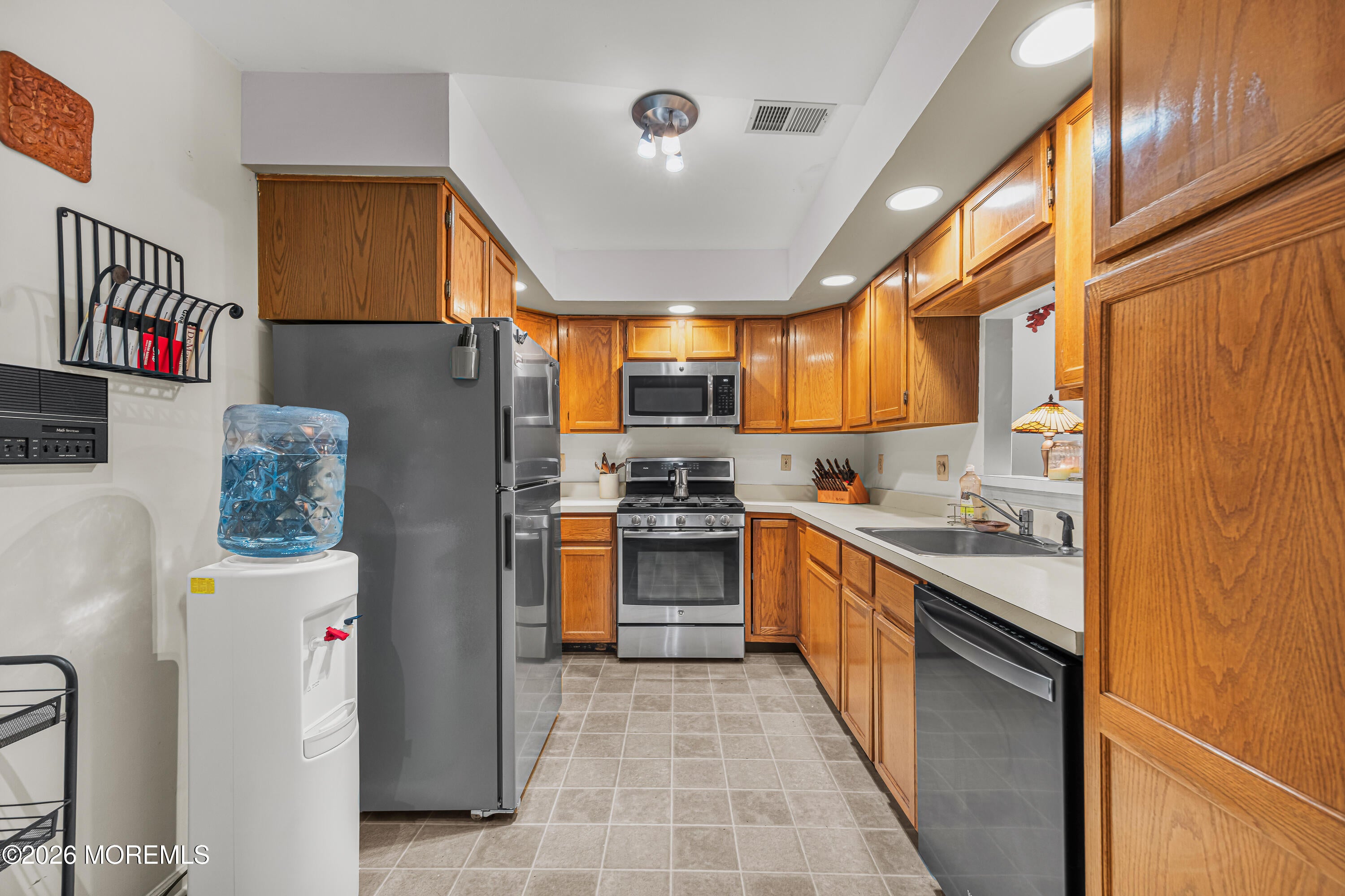2 Lee Lee Ln, South Amboy, NJ 08879 photo