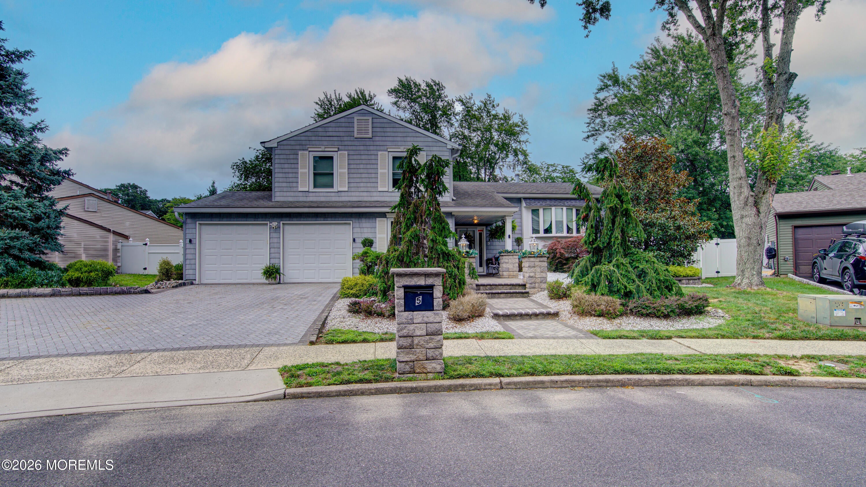 5 Bugle Ct, Howell, NJ 07731 photo