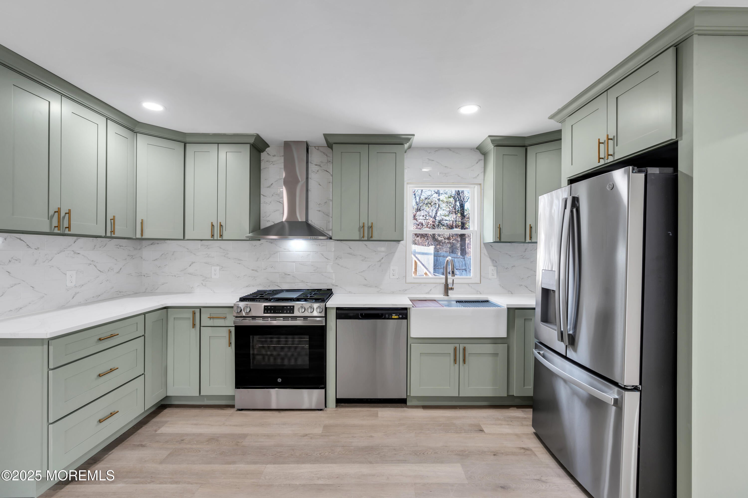 5 Buxton Ct, Barnegat, NJ 08005 photo