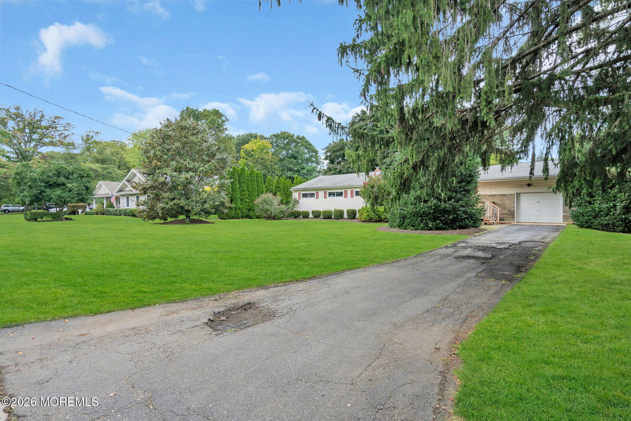 27 Wyckham Rd, Tinton Falls, NJ 07724 photo