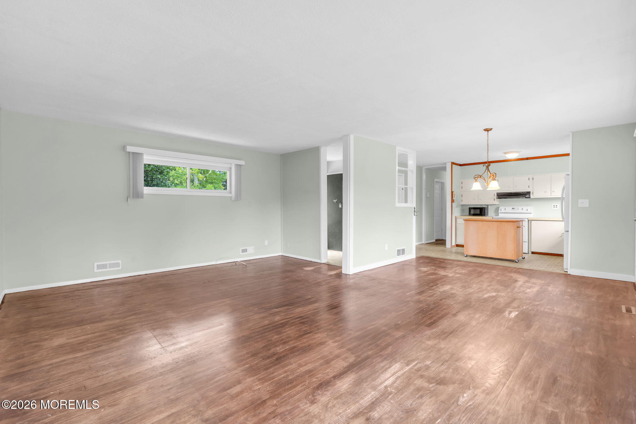27 Wyckham Rd, Tinton Falls, NJ 07724 photo