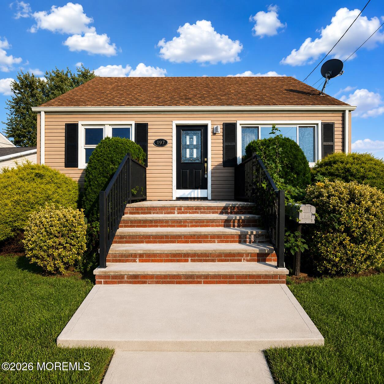 197 Delaware Ave, Cliffwood, NJ 07721