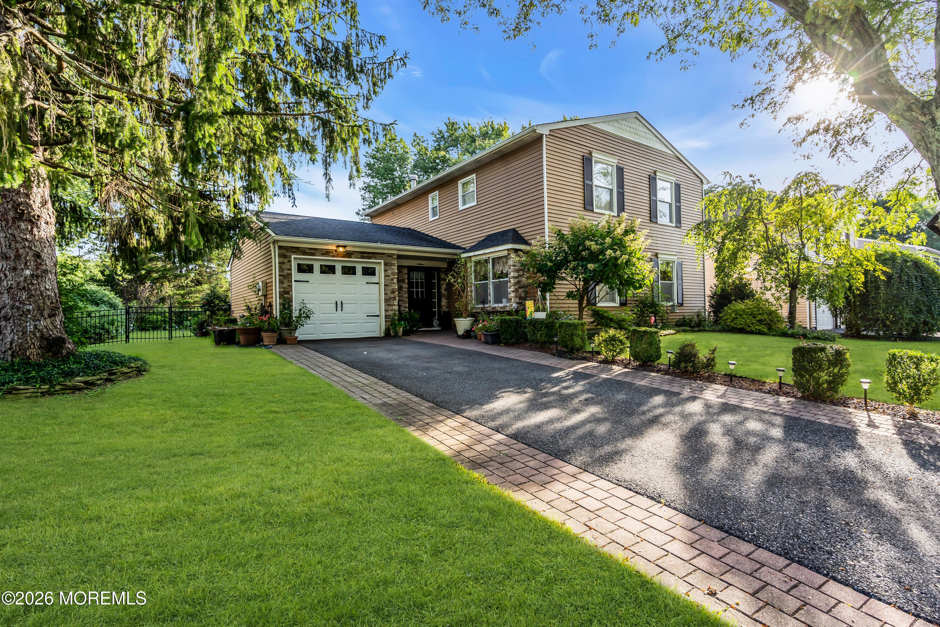 16 Hearth Ct, Howell, NJ 07731 photo