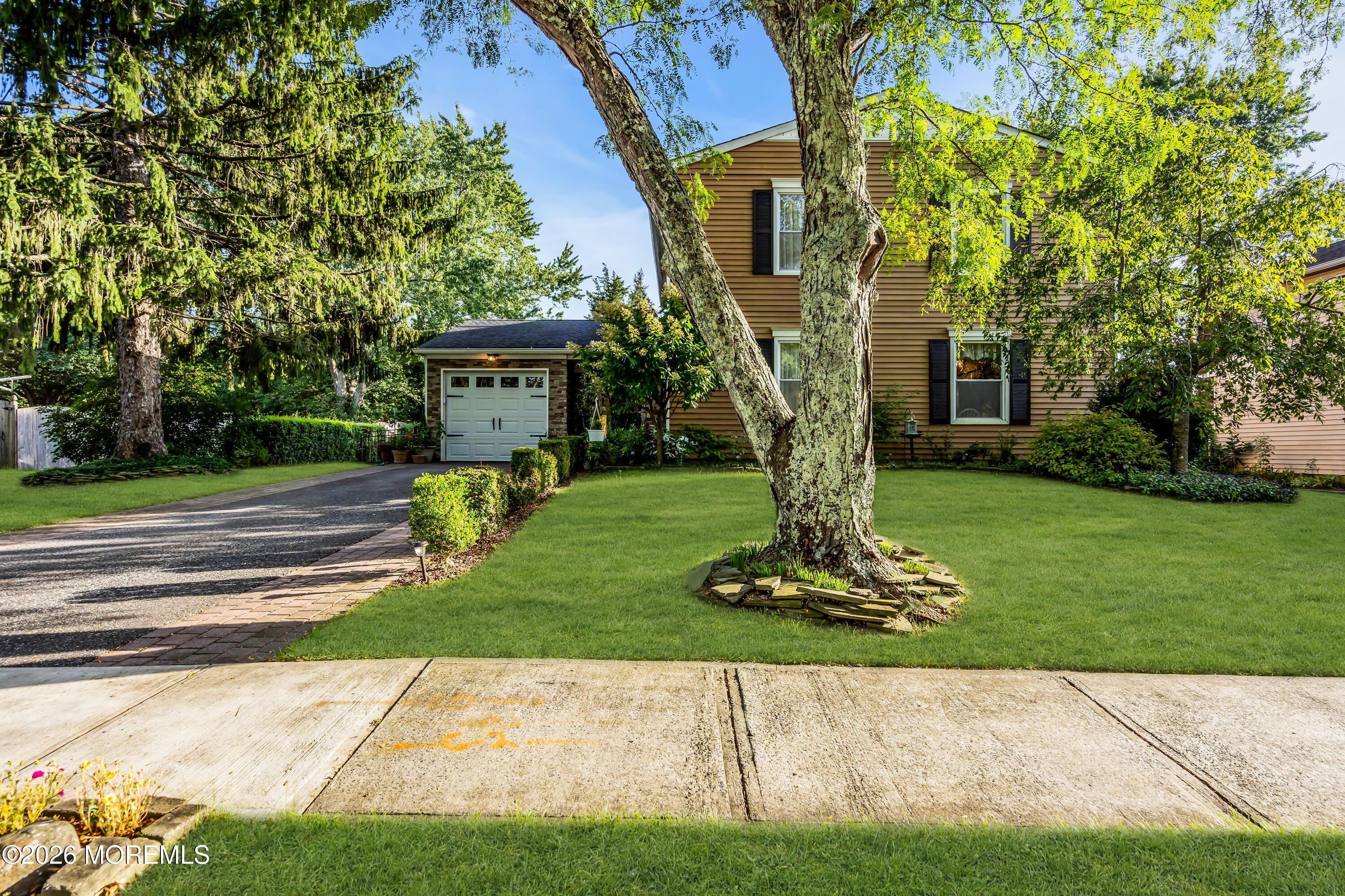 16 Hearth Ct, Howell, NJ 07731 photo