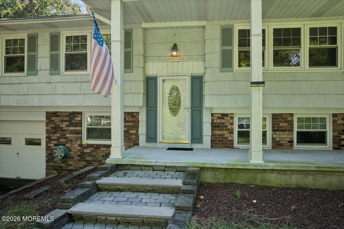 16 Coventry Ct, Manalapan, NJ 07726 photo