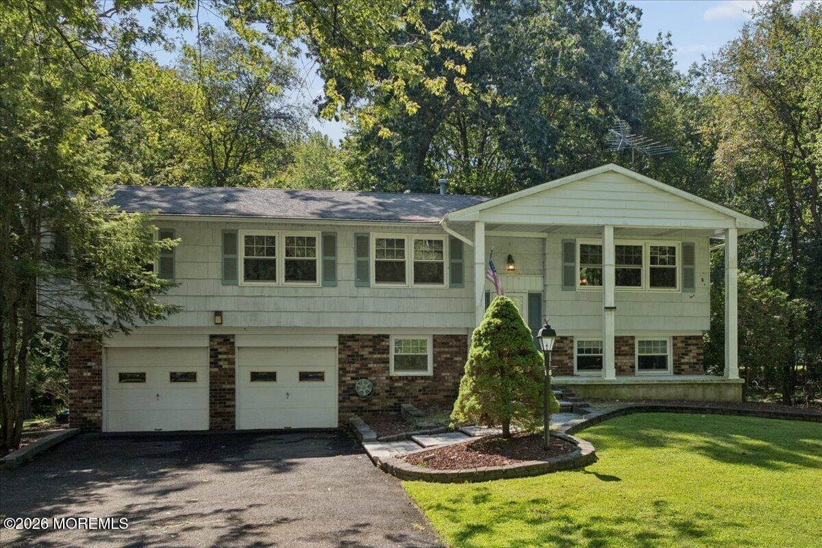 16 Coventry Ct, Manalapan, NJ 07726 photo