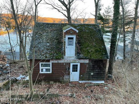 Single Family Residence in Lake Hopatcong NJ 34 Iowa Avenue.jpg