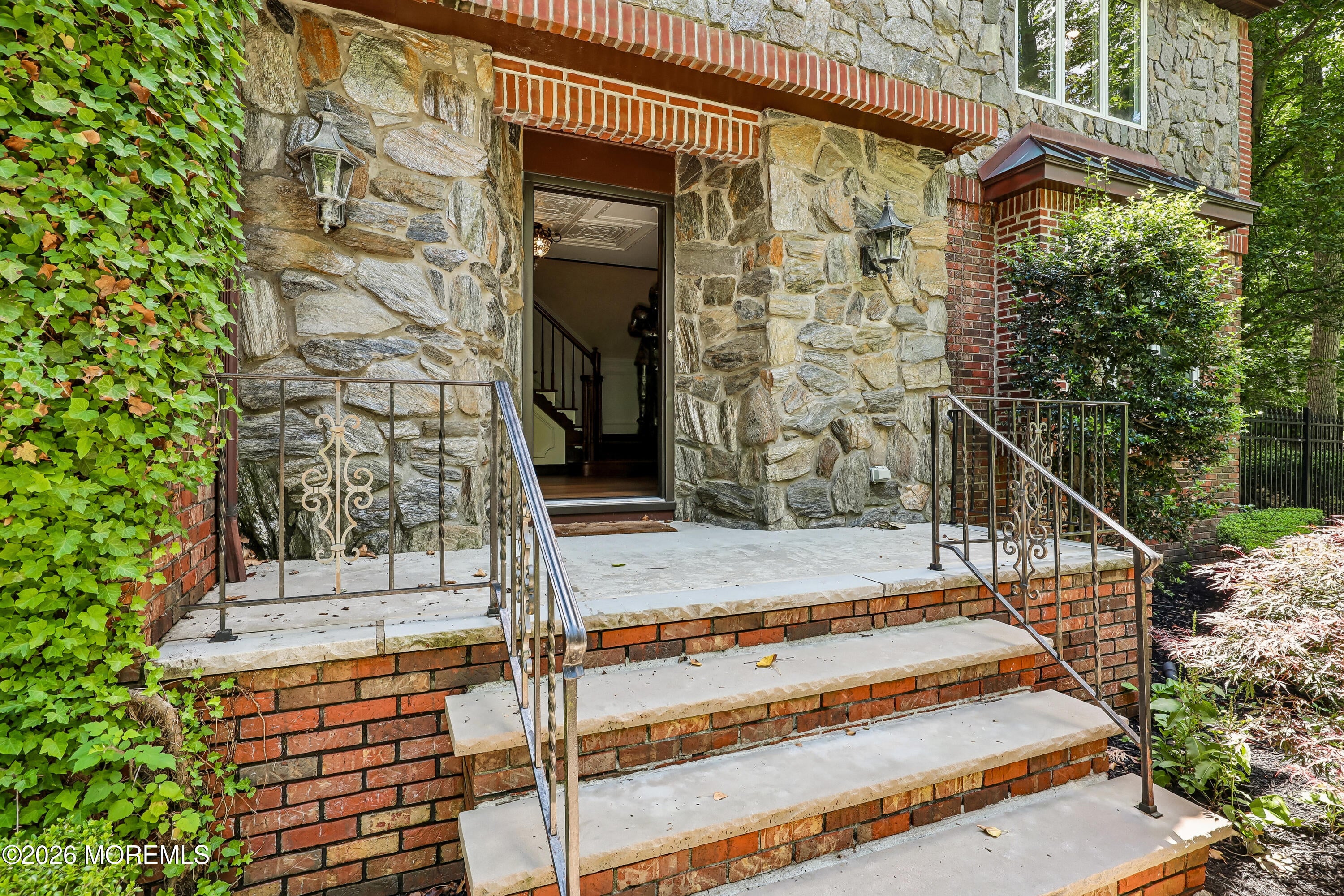 827 Holmdel Rd, Holmdel, NJ 07733 photo