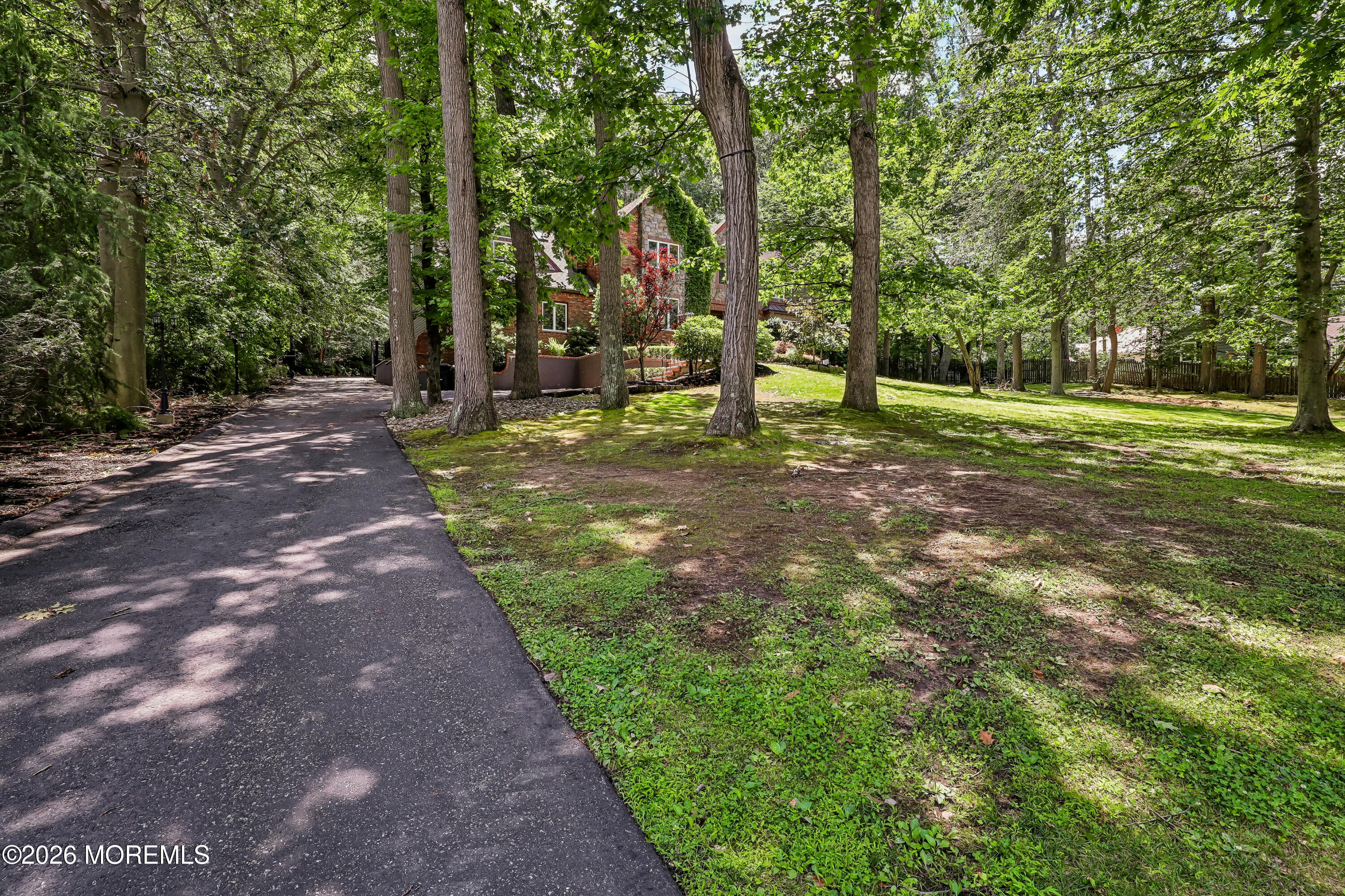 827 Holmdel Rd, Holmdel, NJ 07733 photo