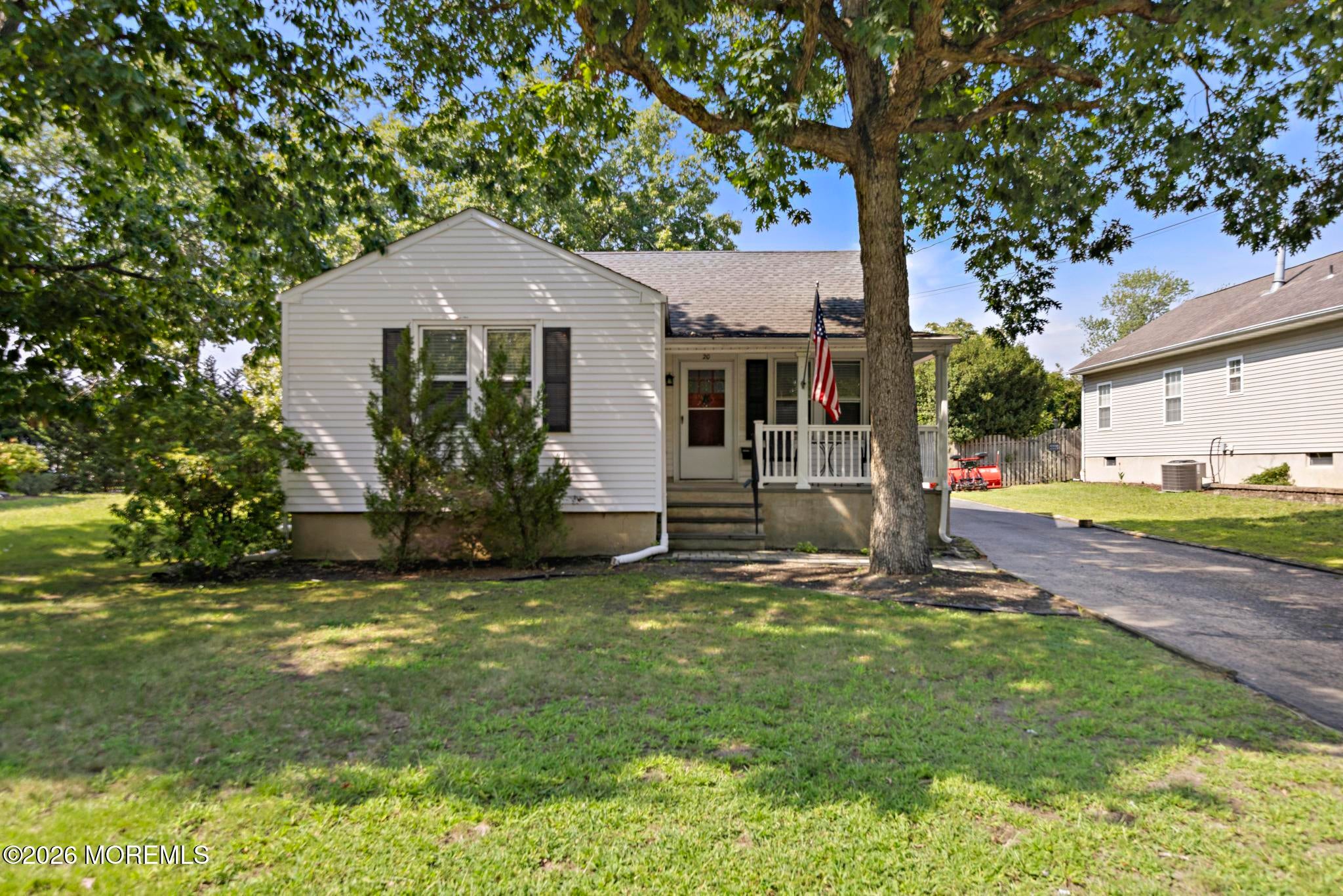 20 Weston Pl, Eatontown, NJ 07724 photo