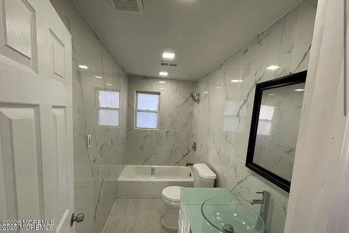 28 Norwood Ave, Long Branch, NJ 07740 photo