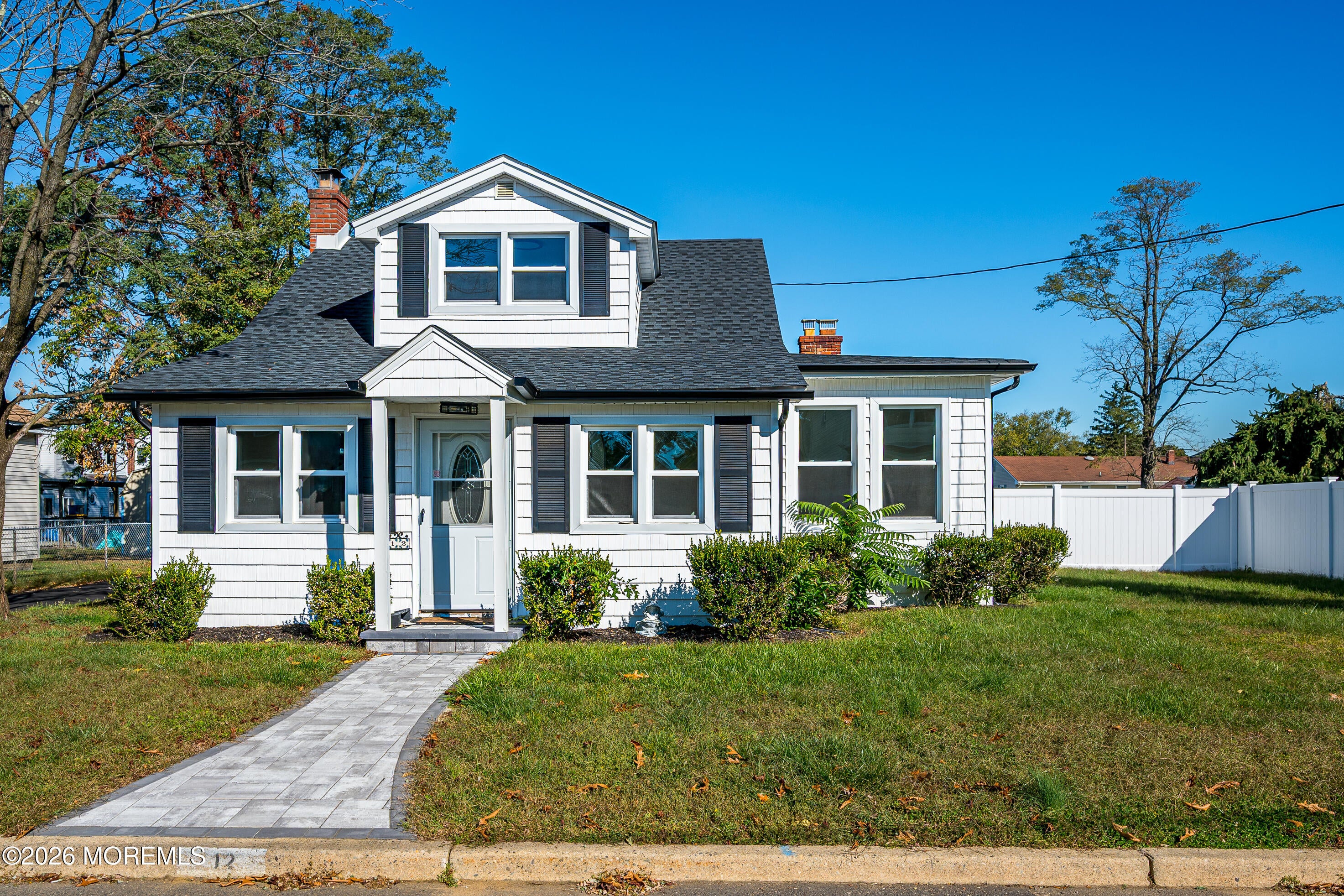 12 White St, Middletown, NJ 07748