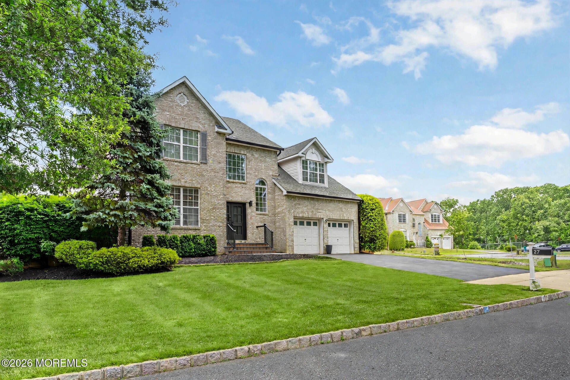 27 Goshawk Ct, Morganville, NJ 07751