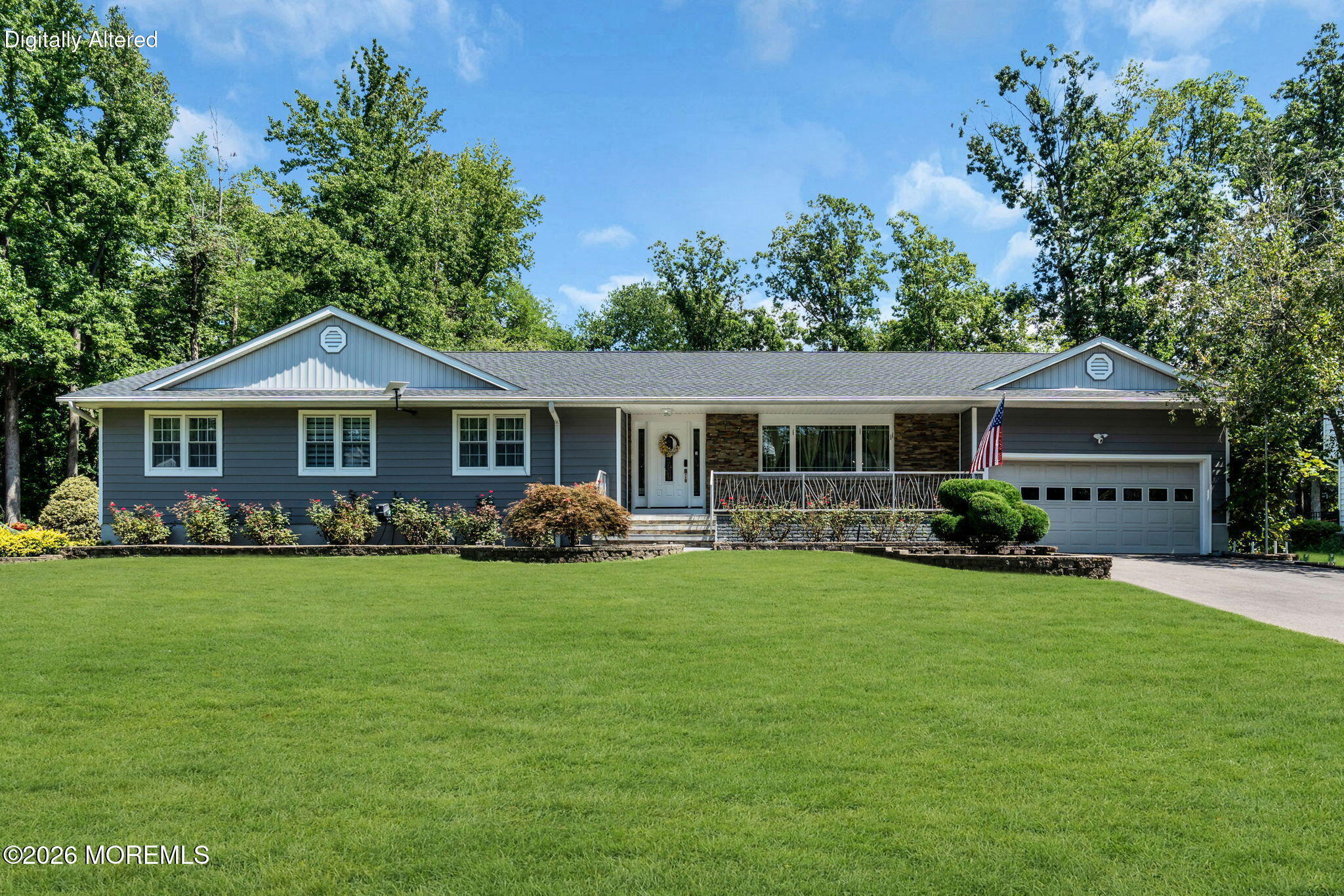 13 Jeffrey Ln, East Windsor, NJ 08520