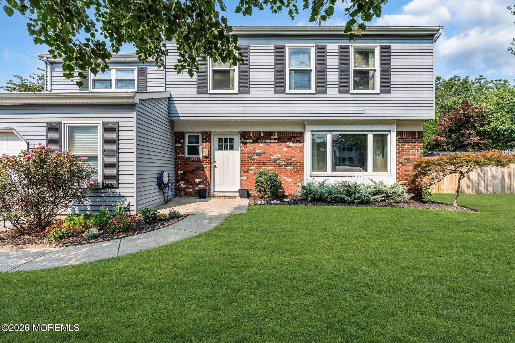 9 New Friendship Rd, Howell, NJ 07731