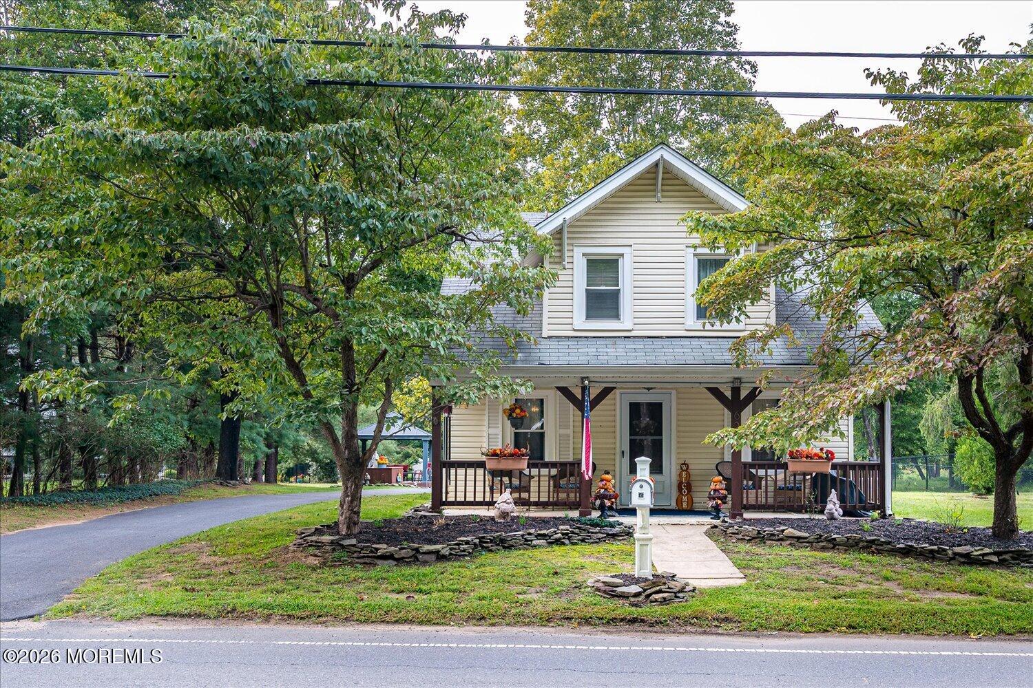 62 Taylors Mills Rd, Manalapan, NJ 07726