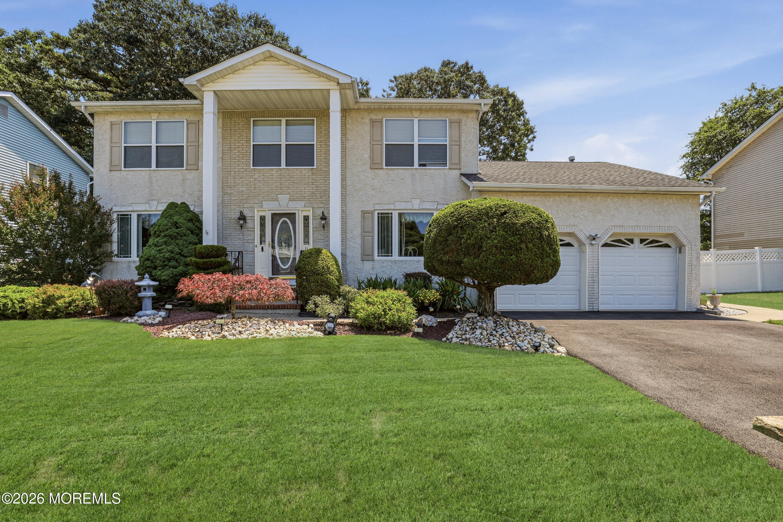 11 Bronia St, Howell, NJ 07731