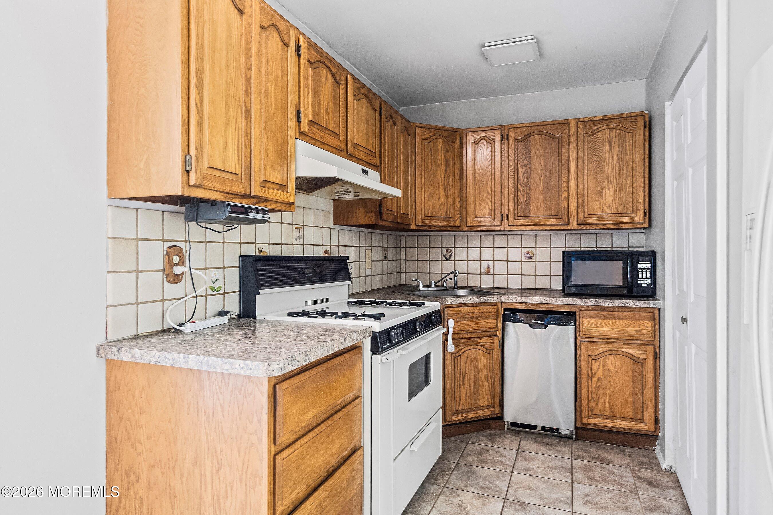 28 Murdock Pl, Jackson, NJ 08527 photo