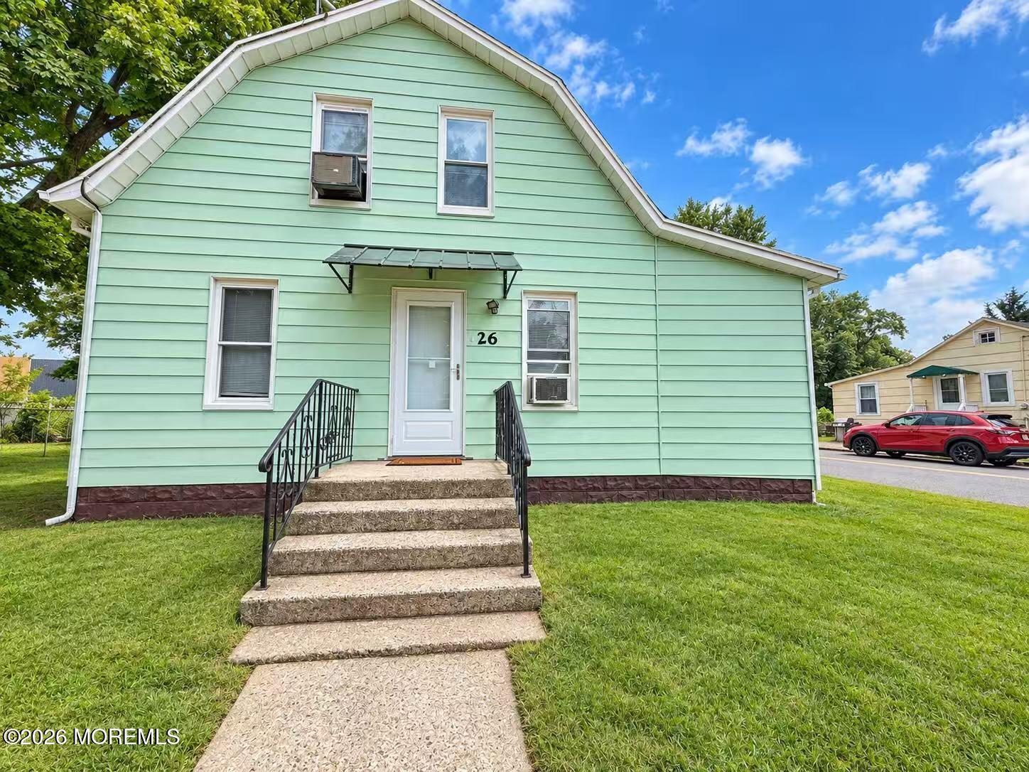 26 Hamilton Rd, Englishtown, NJ 07726