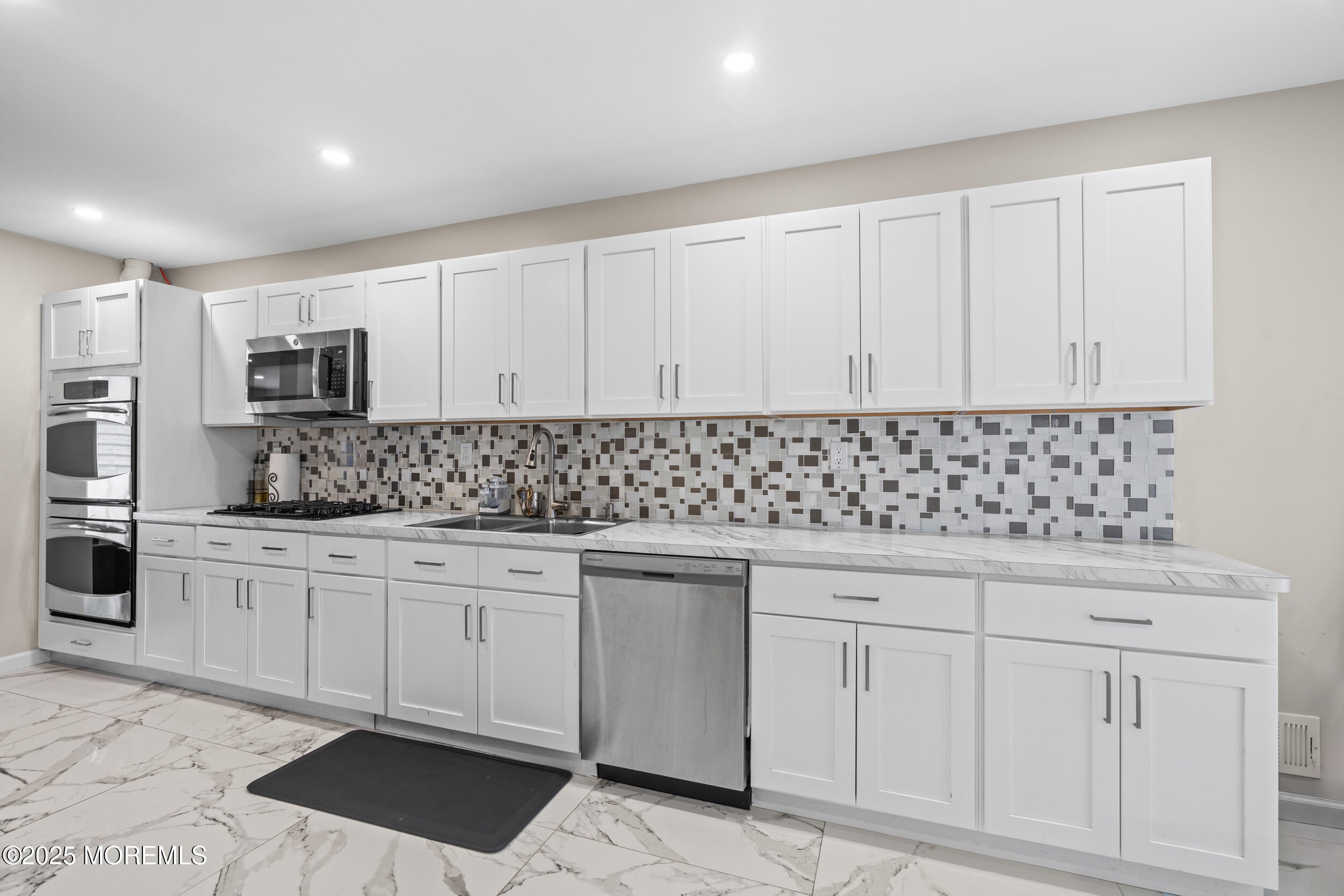96 Cedar Ave #6, Long Branch, NJ 07740 photo