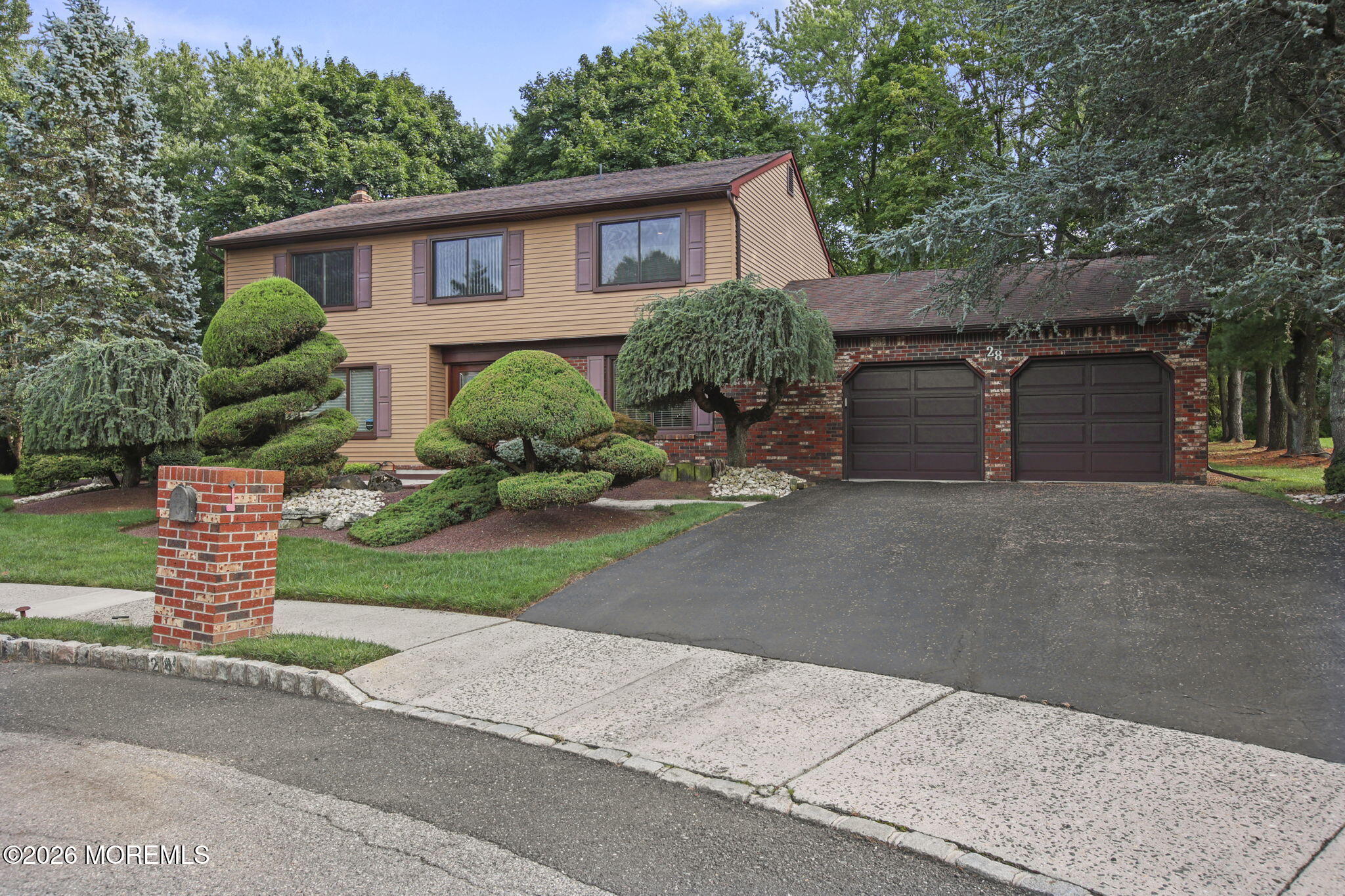 28 Buttonwood Dr, Marlboro, NJ 07746 photo