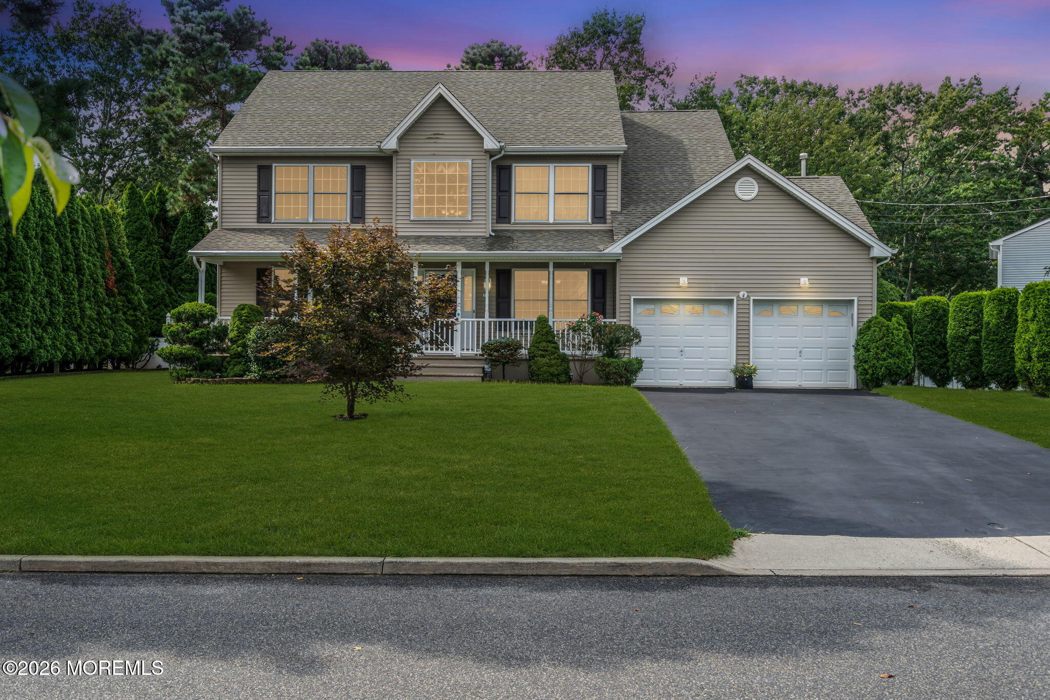 592 Pirate Ln, Manahawkin, NJ 08050