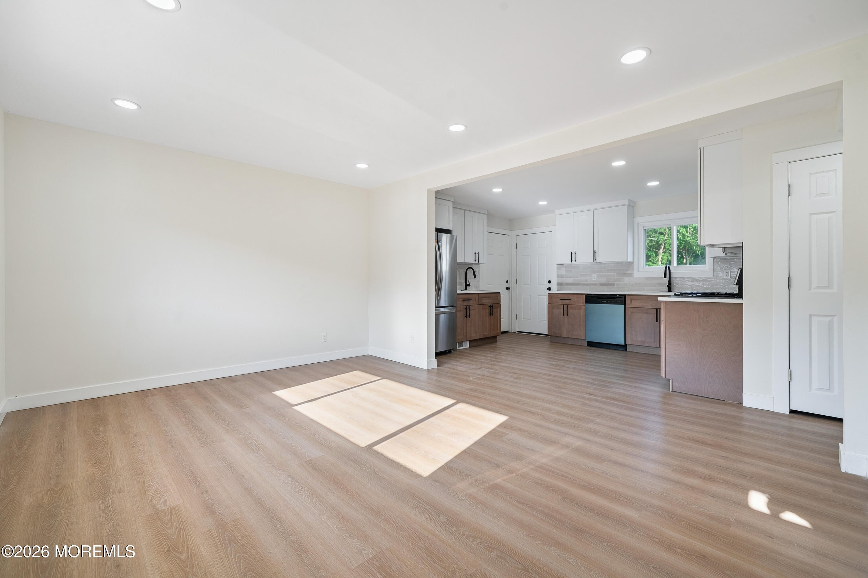 33 Glen Rd, Howell, NJ 07731 photo