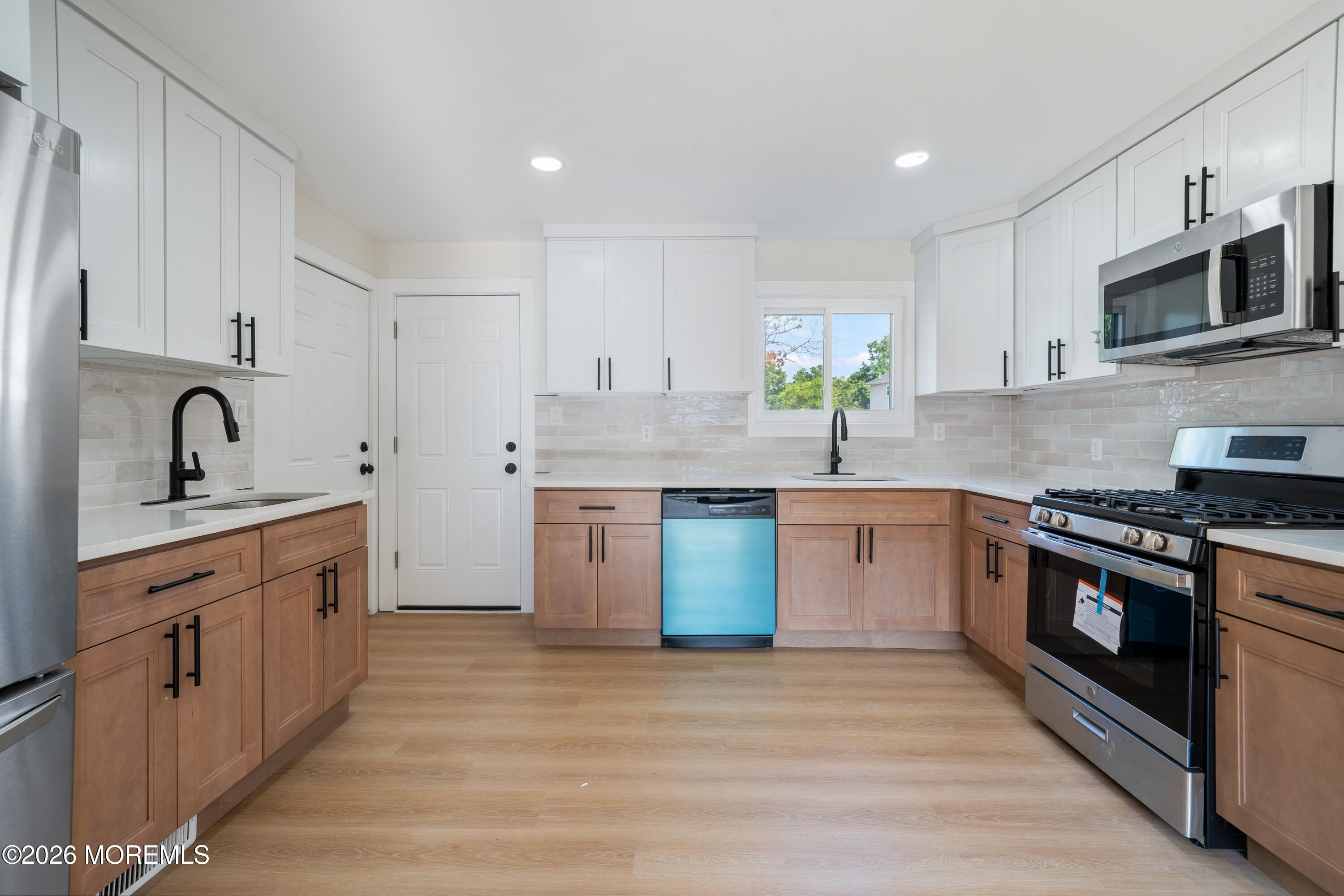 33 Glen Rd, Howell, NJ 07731 photo