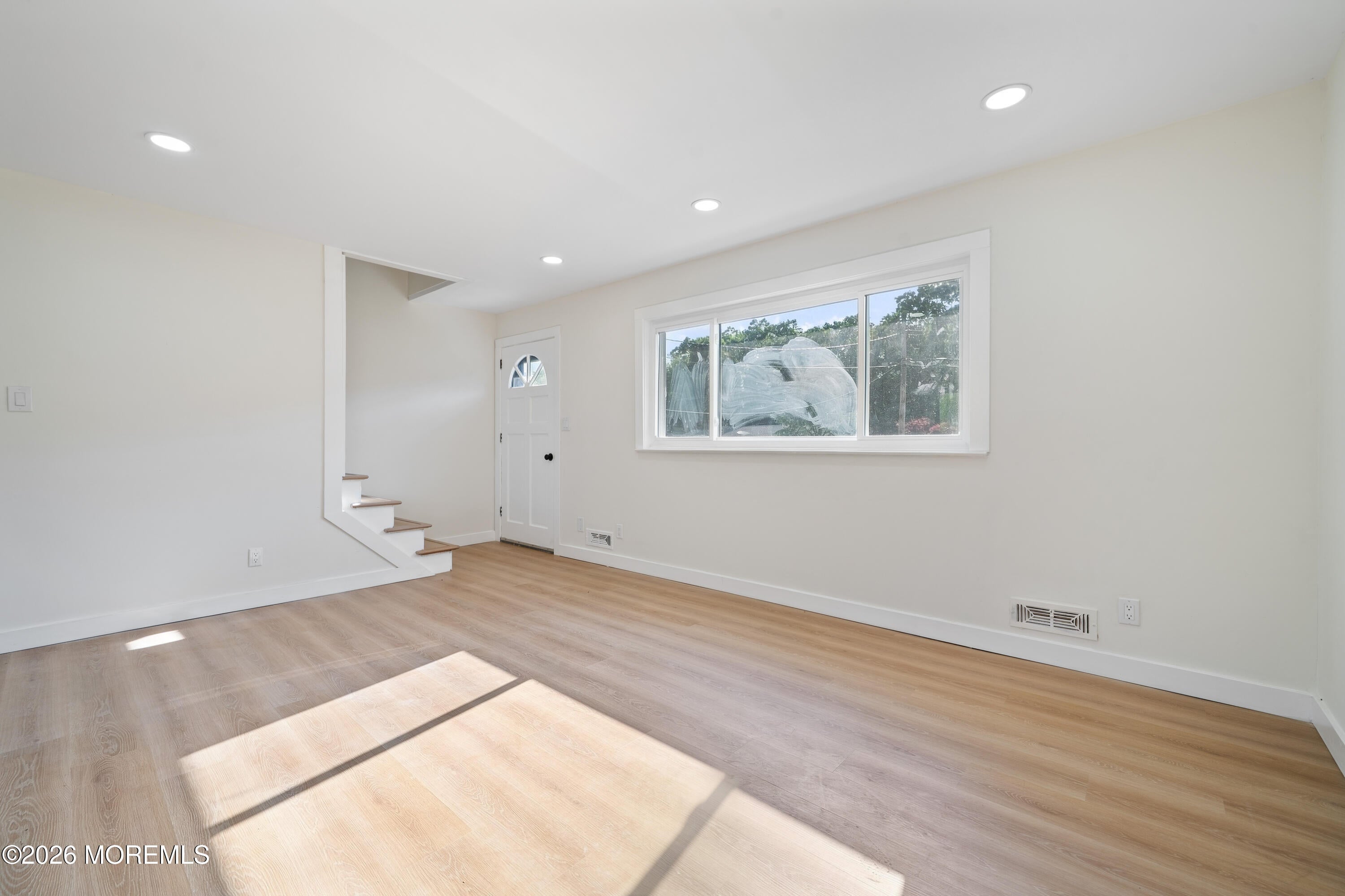 33 Glen Rd, Howell, NJ 07731 photo