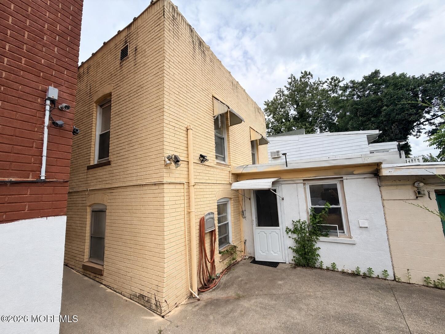 40 Farnham Ave, Garfield, NJ 07026