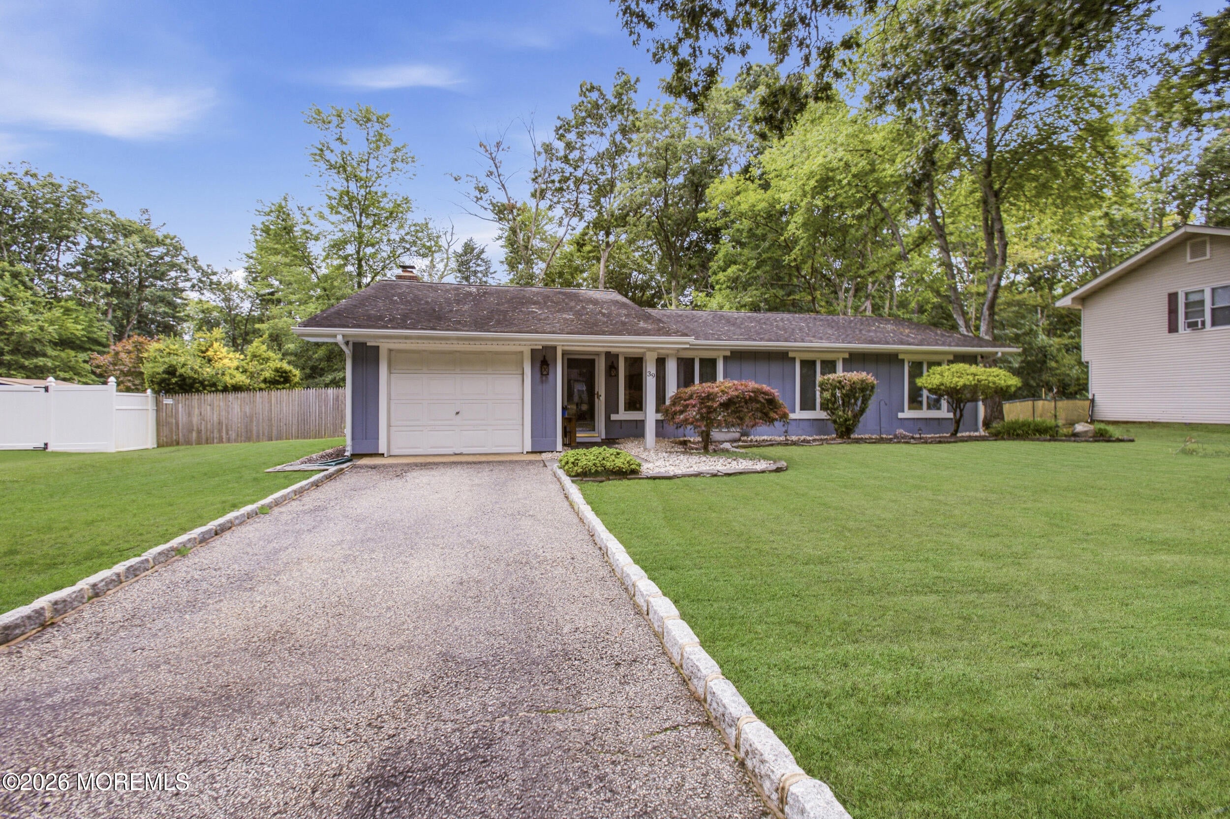 39 Cambridge Dr, Jackson, NJ 08527