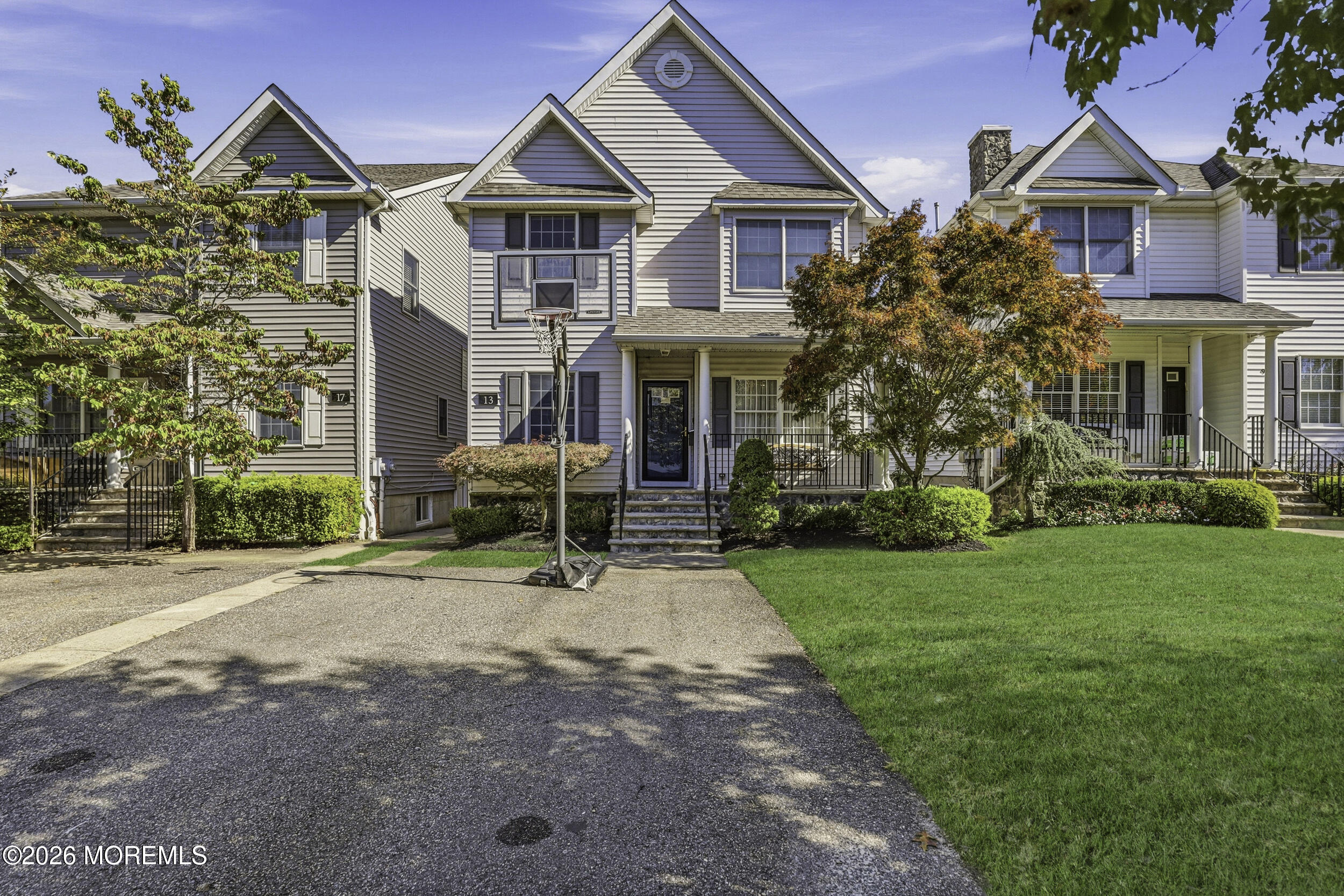 13 Treeside Ln, Lakewood, NJ 08701