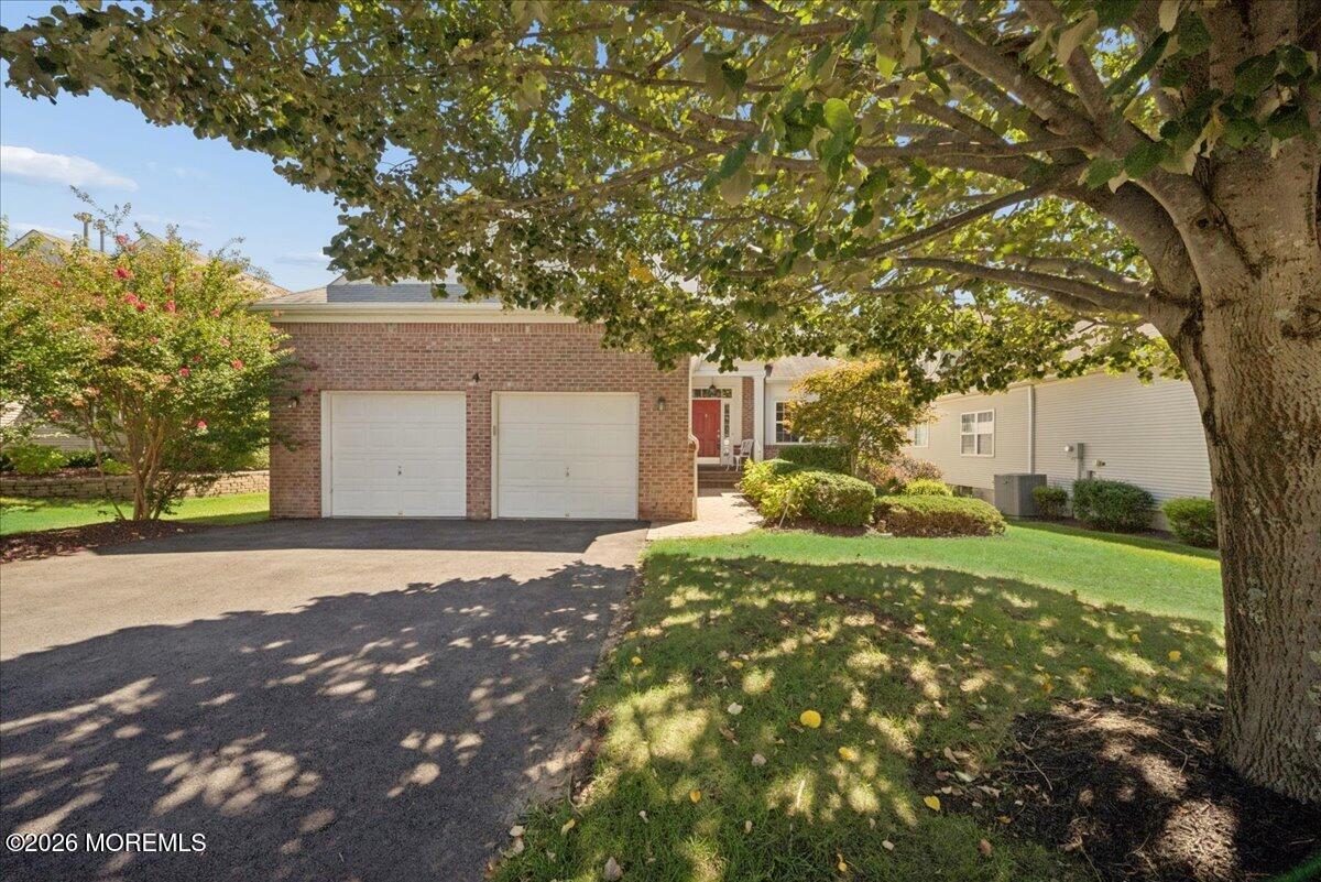 4 Gainsborough Ct, Manalapan, NJ 07726 photo