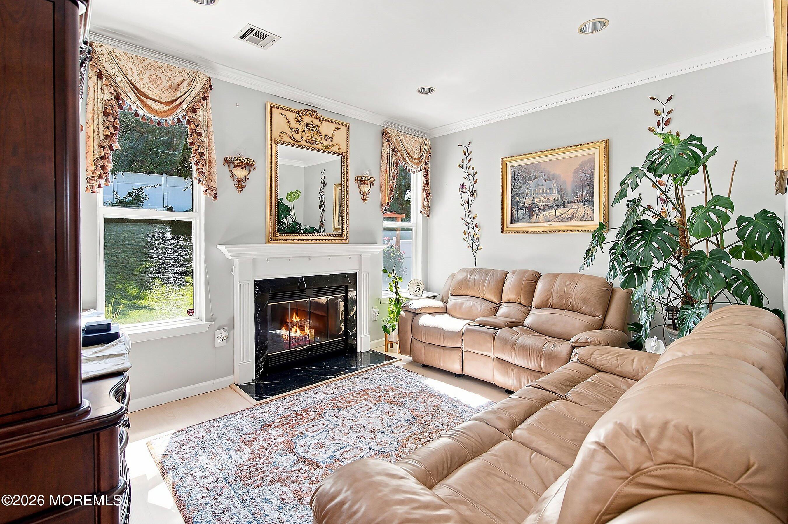 3 Skyline Dr, Hazlet, NJ 07730 photo