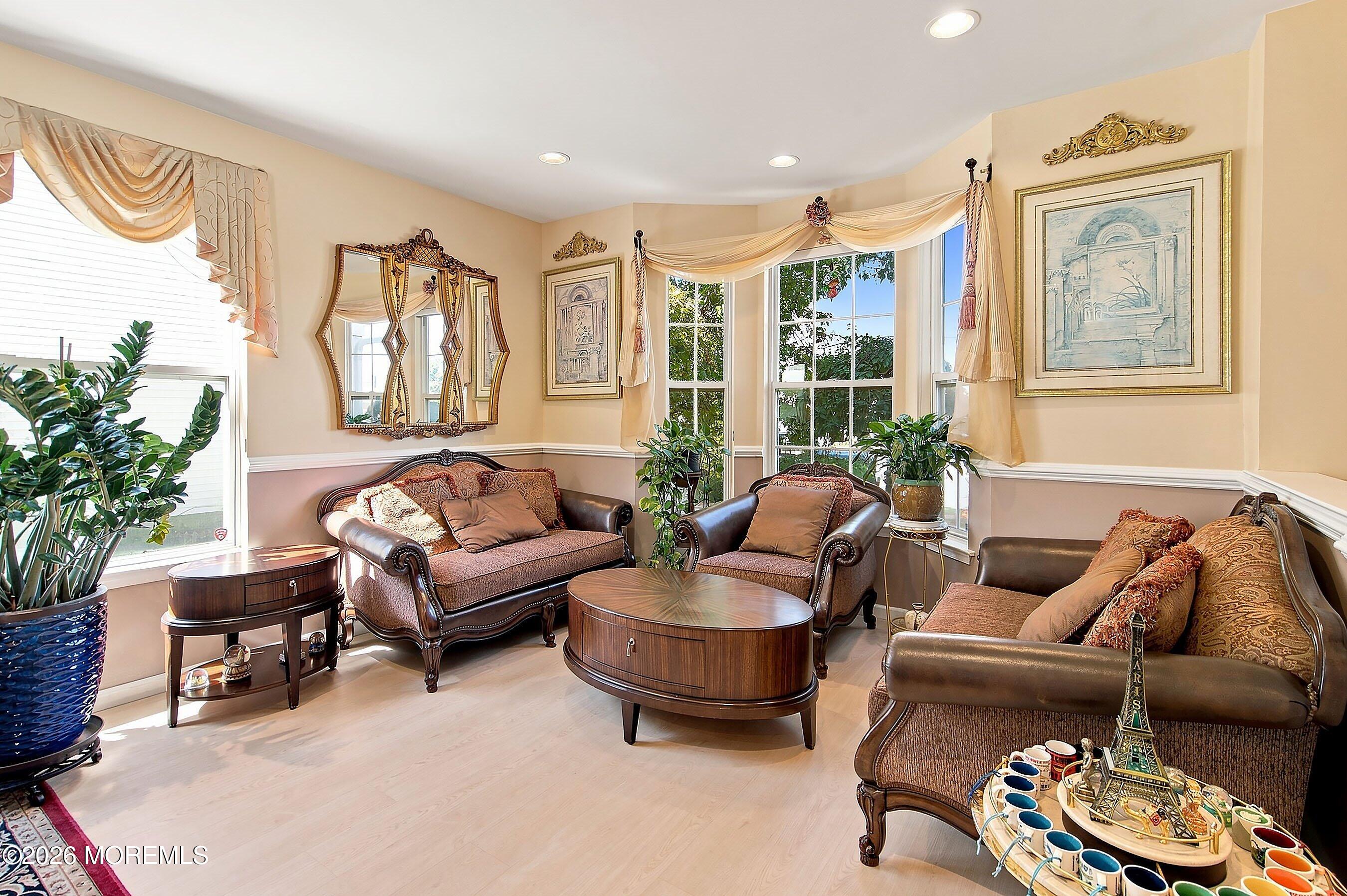 3 Skyline Dr, Hazlet, NJ 07730 photo