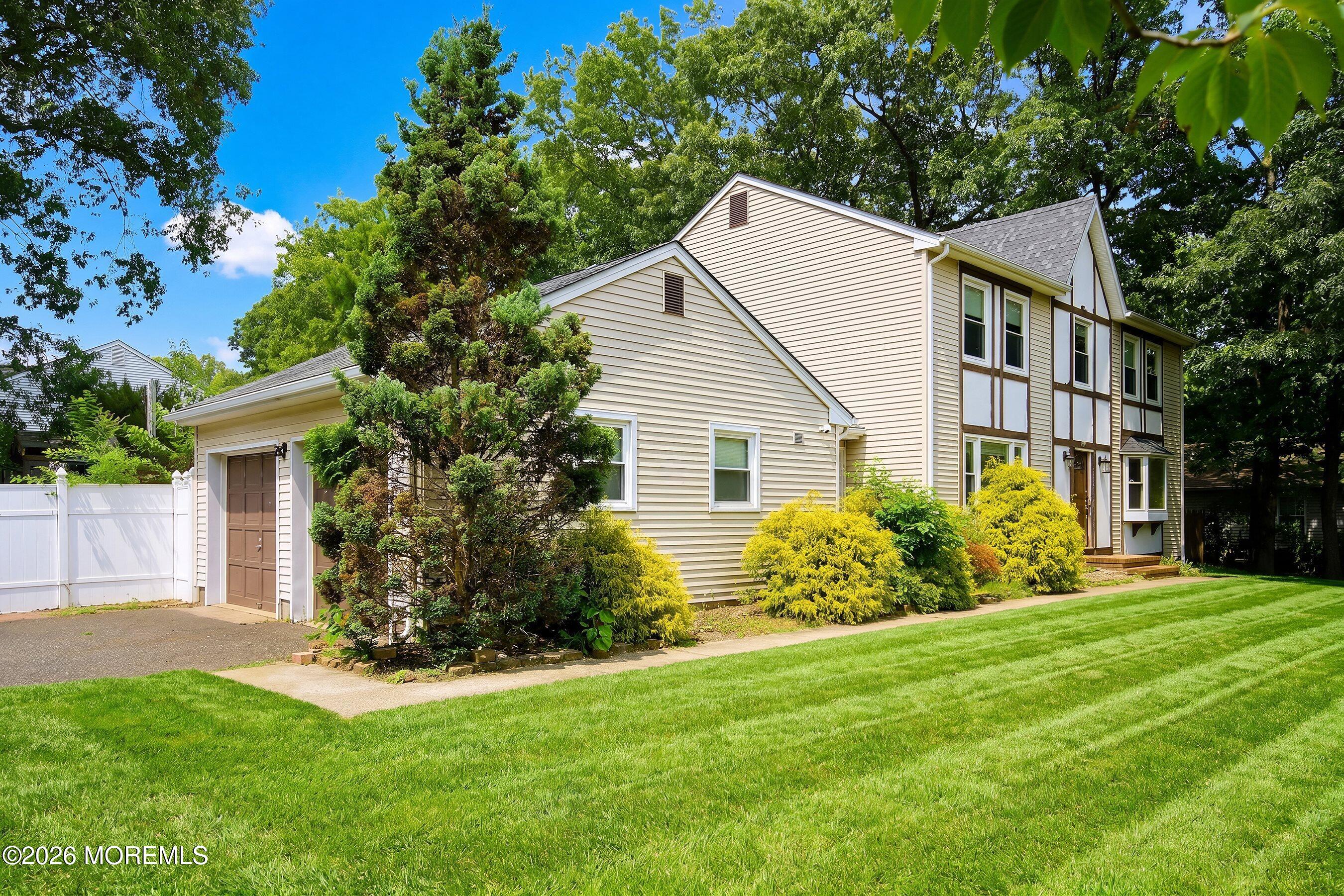141 Jennifer Dr, Lakewood, NJ 08701 photo