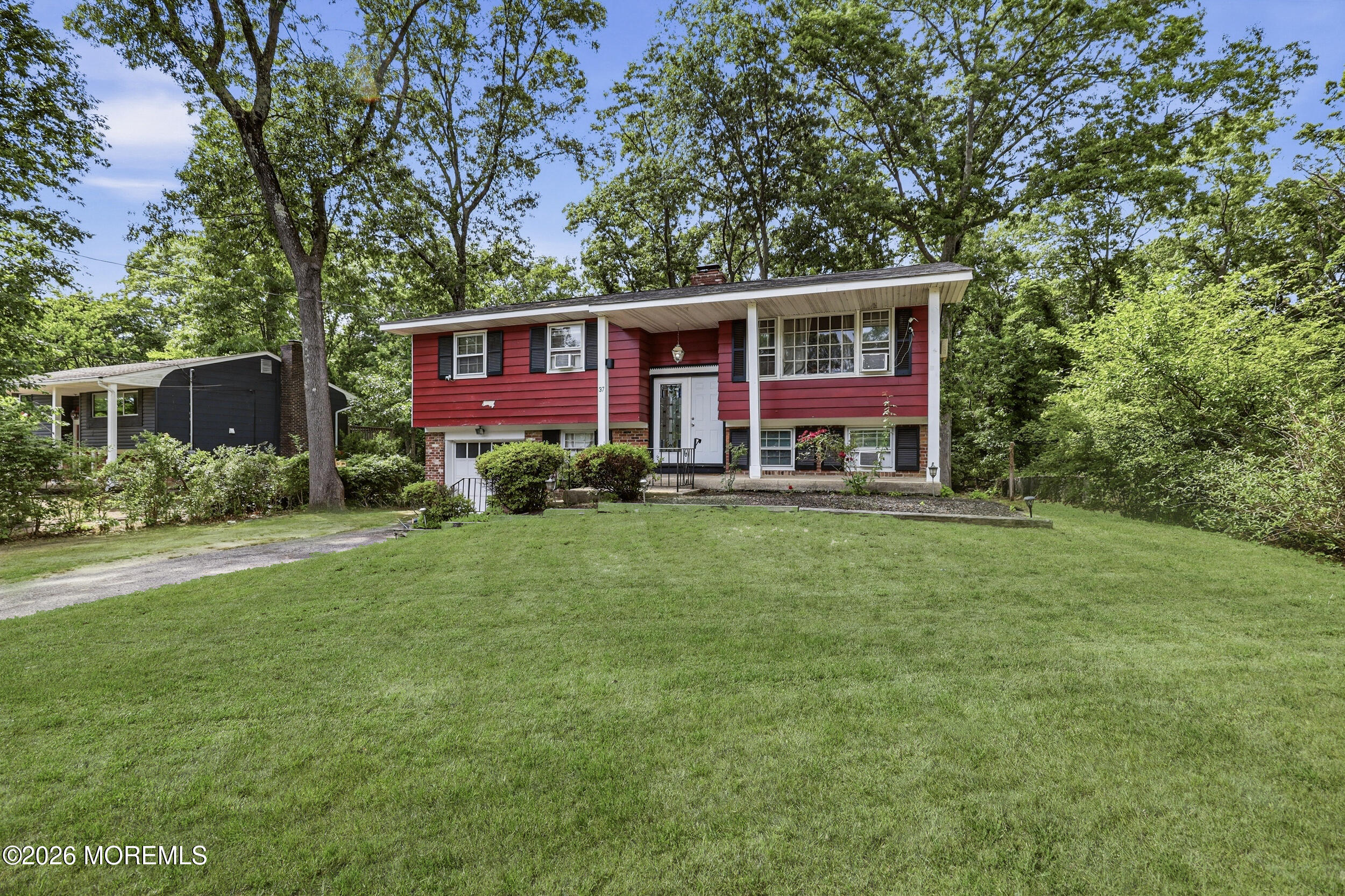 37 Raymond Ave, Toms River, NJ 08755 photo