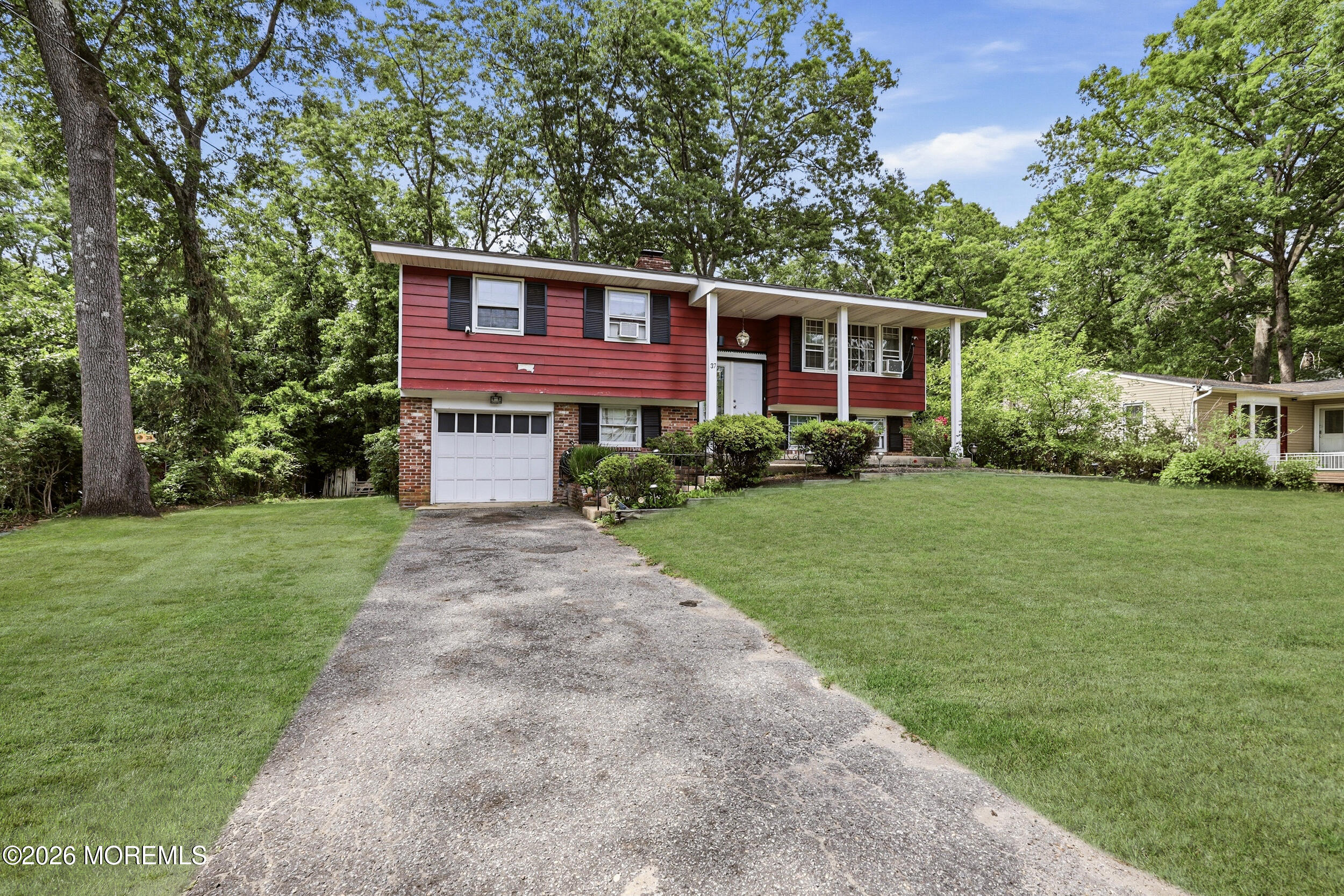 37 Raymond Ave, Toms River, NJ 08755 photo