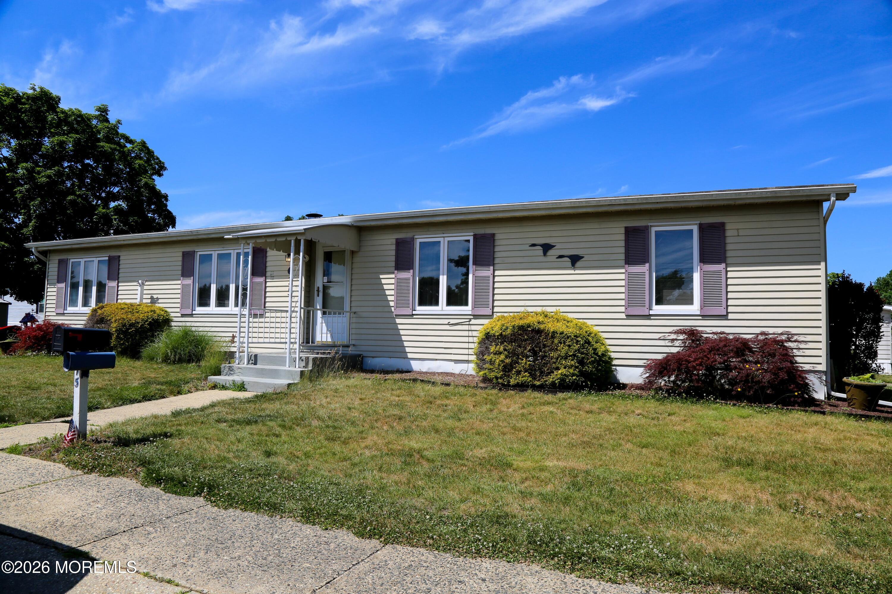 615 Jerome Pl, Freehold, NJ 07728 photo