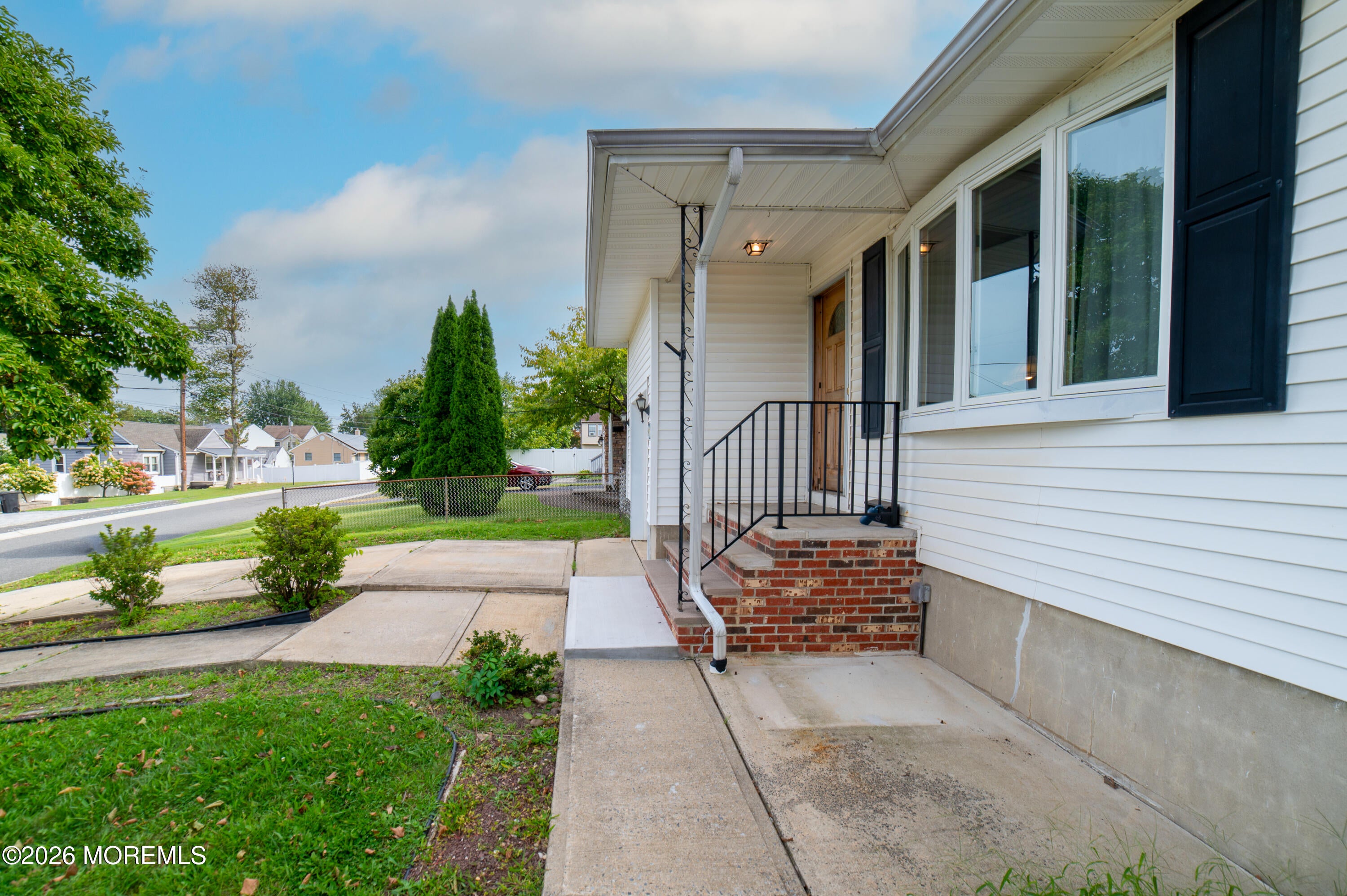 331 Sherwood Dr, Cliffwood Beach, NJ 07735 photo