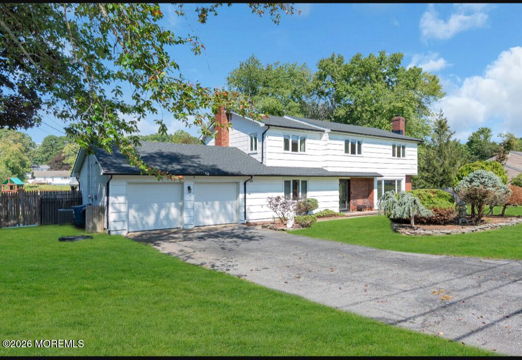 11 Cooper Dr, Howell, NJ 07731 photo