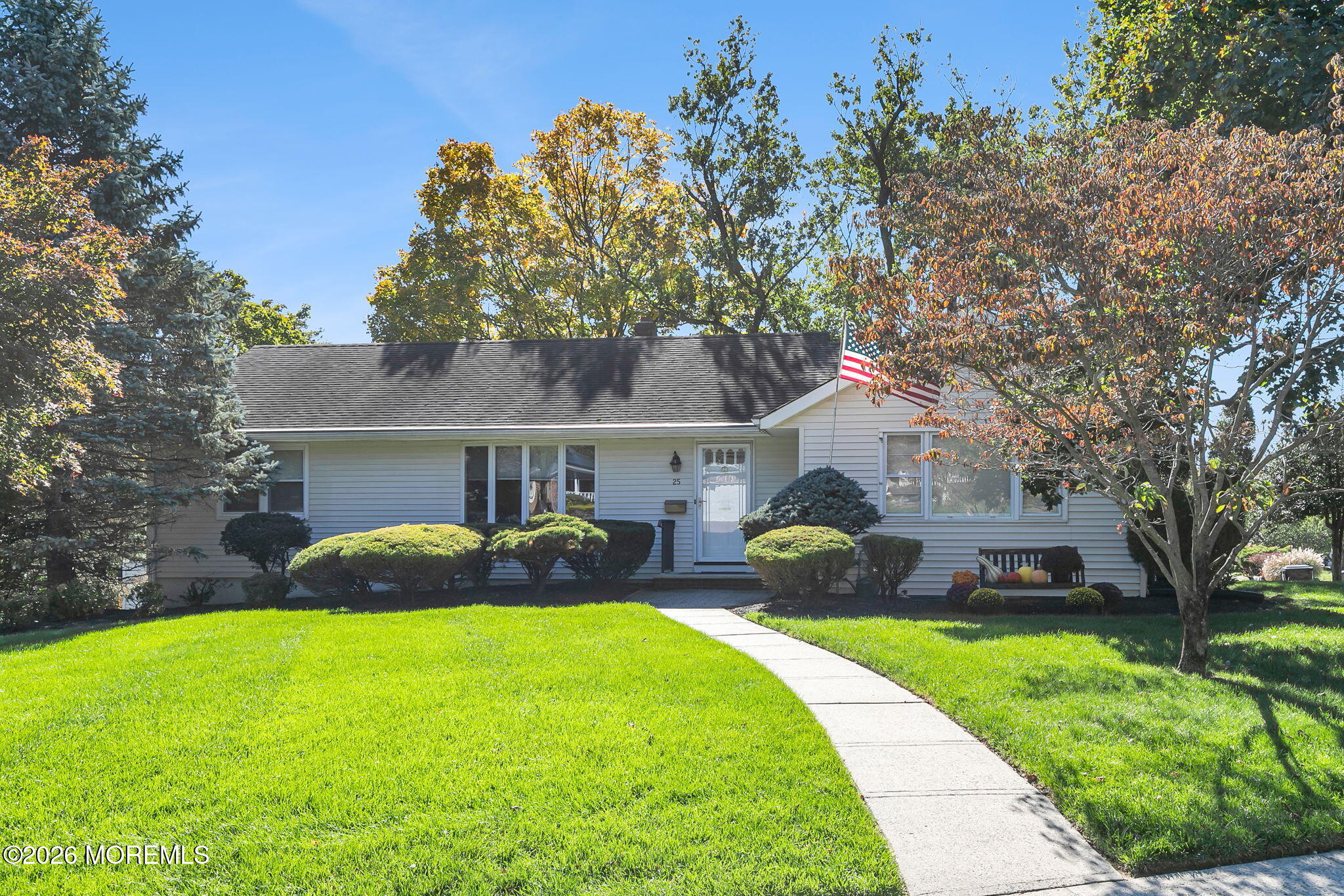 25 Stephenville Blvd, Red Bank, NJ 07701 photo