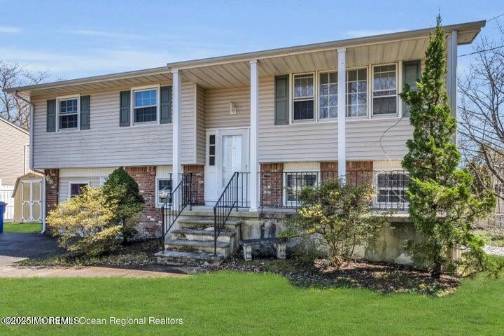 815 Royal Ln, Toms River, NJ 08753 photo