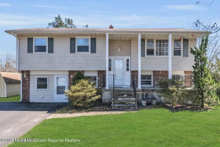 815 Royal Ln, Toms River, NJ 08753 photo